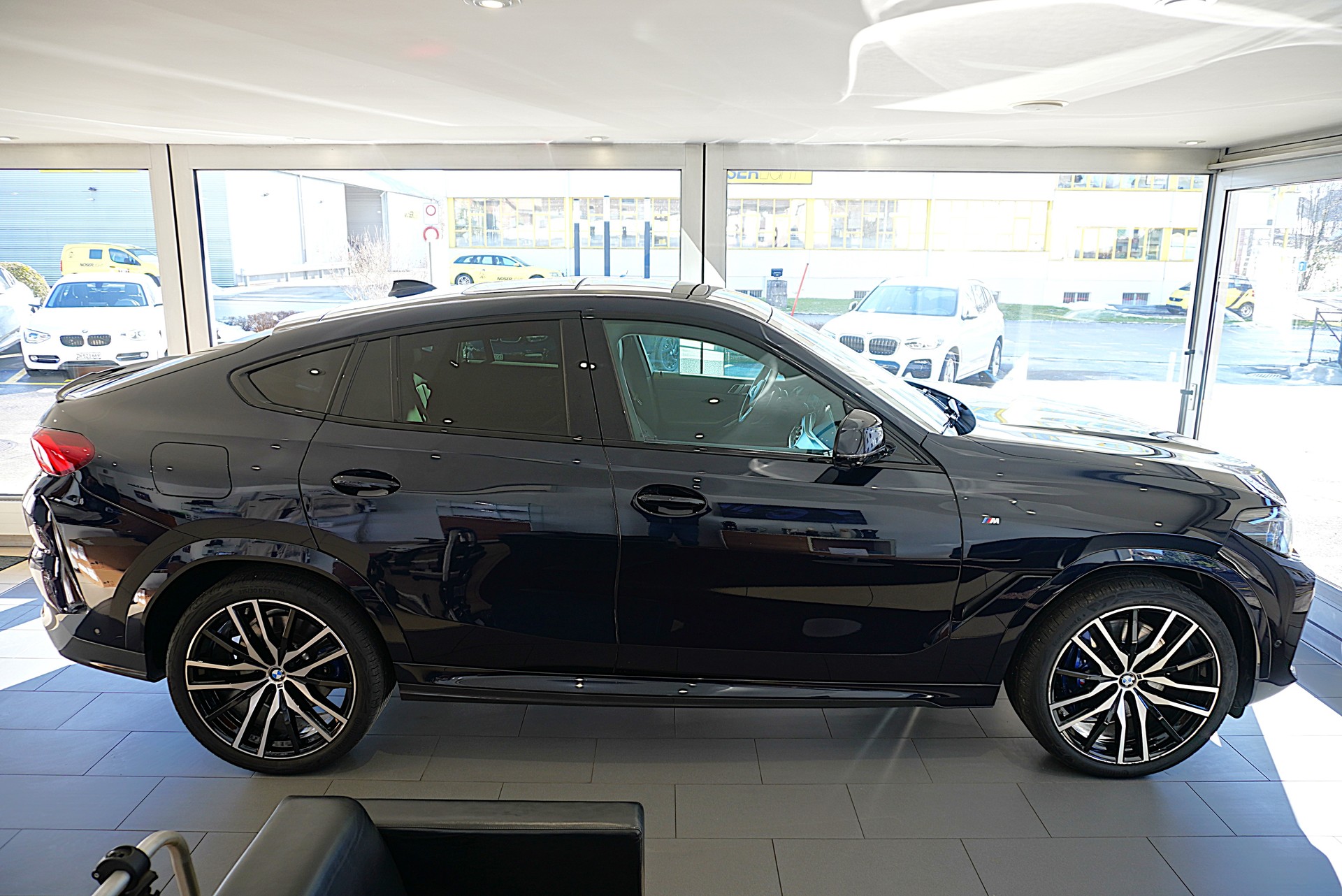 BMW X6 xDrive 48V 40d Steptronic M Sport-showroom-element-3