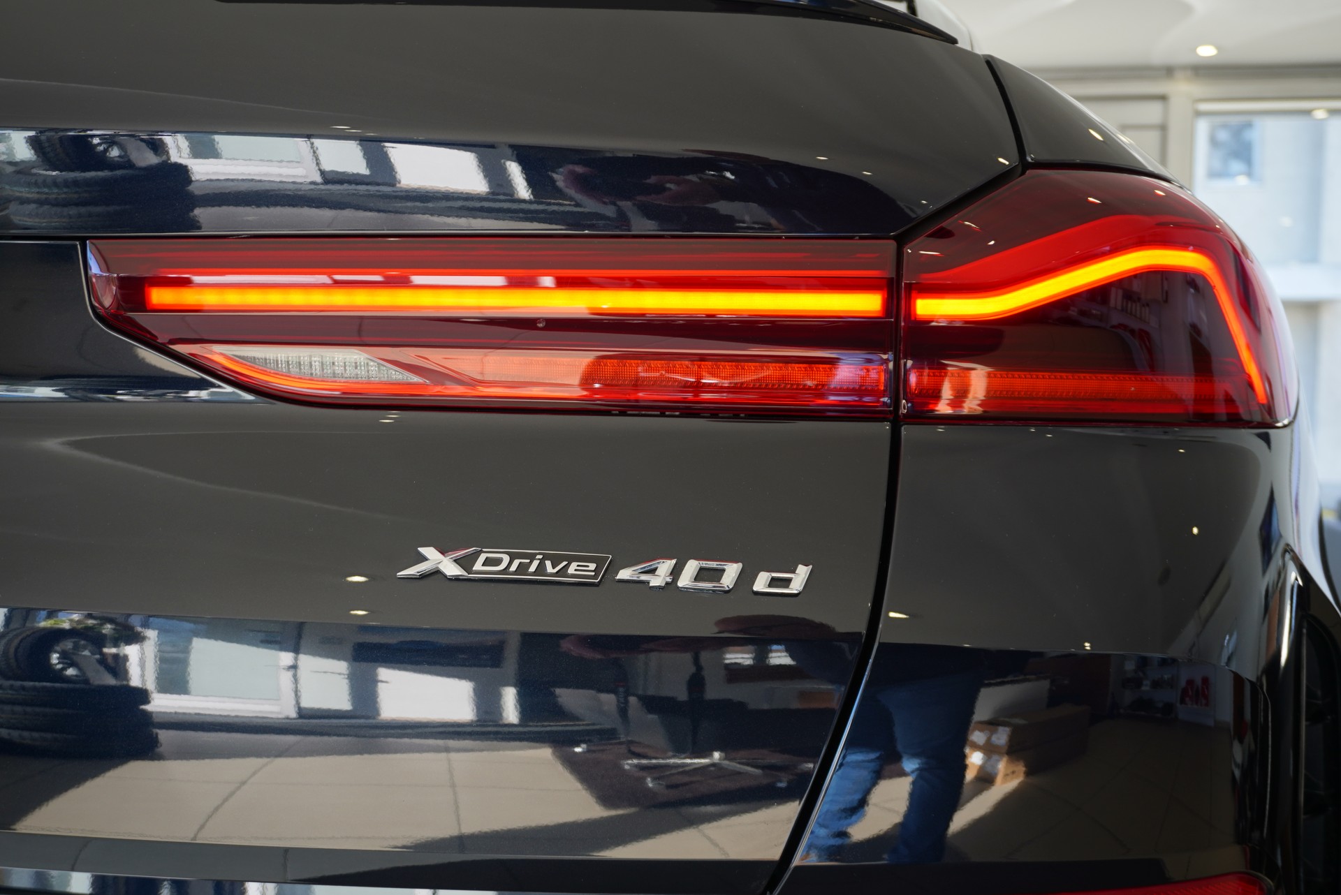 BMW X6 xDrive 48V 40d Steptronic M Sport-image-25