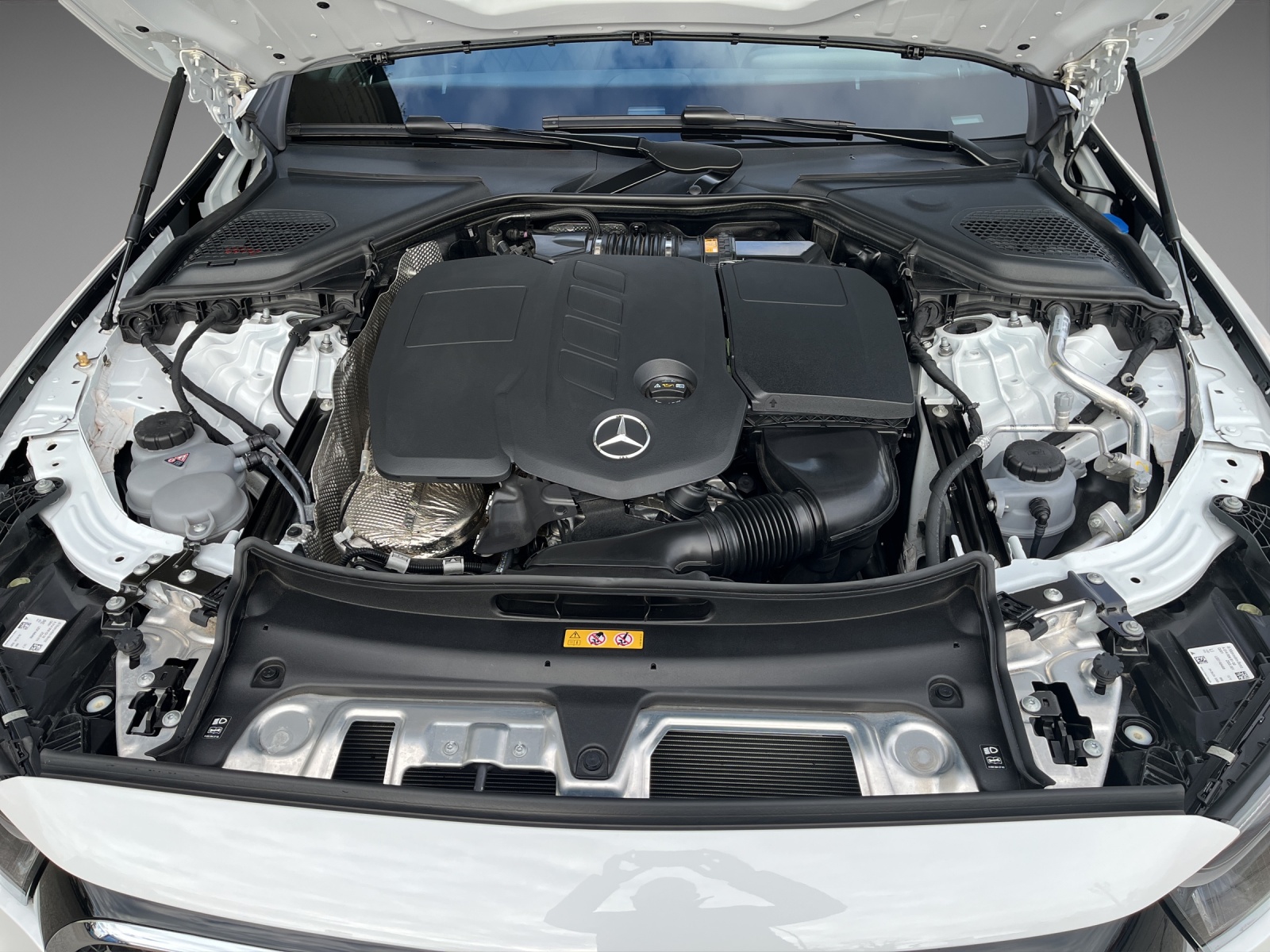 MERCEDES-BENZ E 220 d T 4Matic 9G-Tronic-image-12