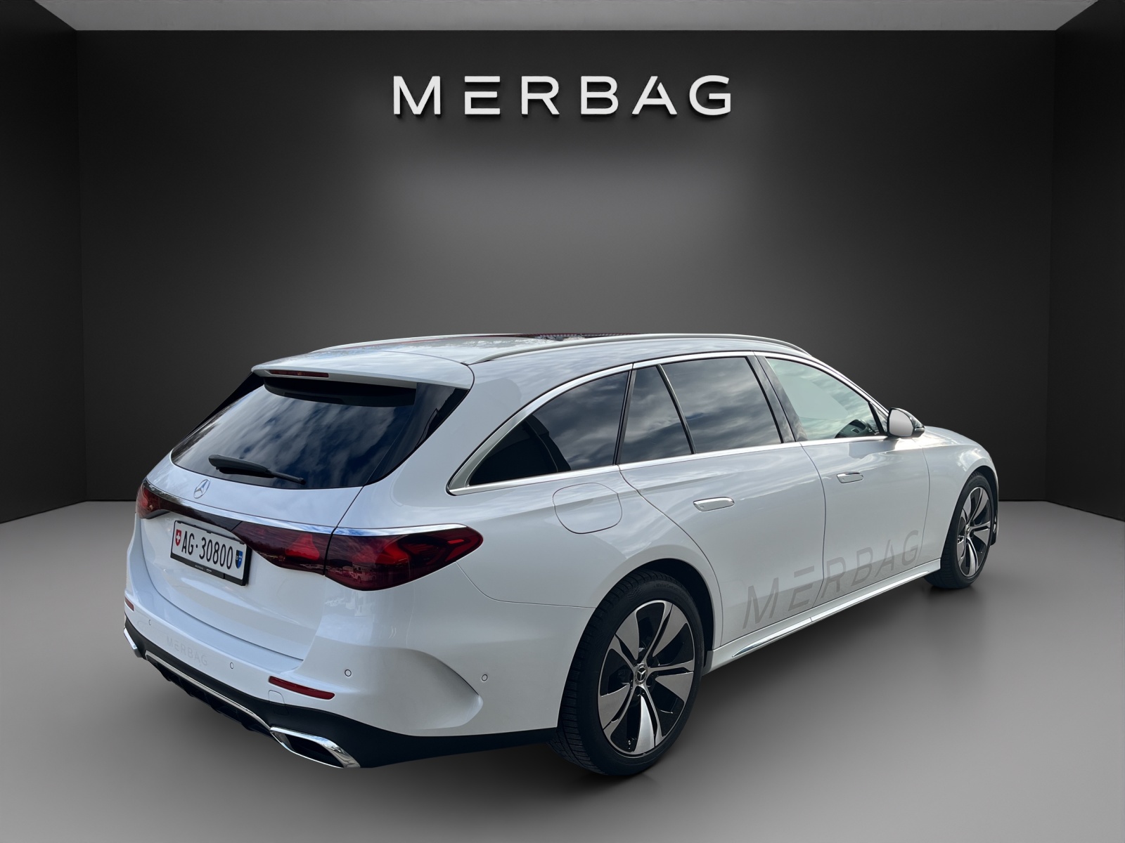 MERCEDES-BENZ E 220 d T 4Matic 9G-Tronic-image-5