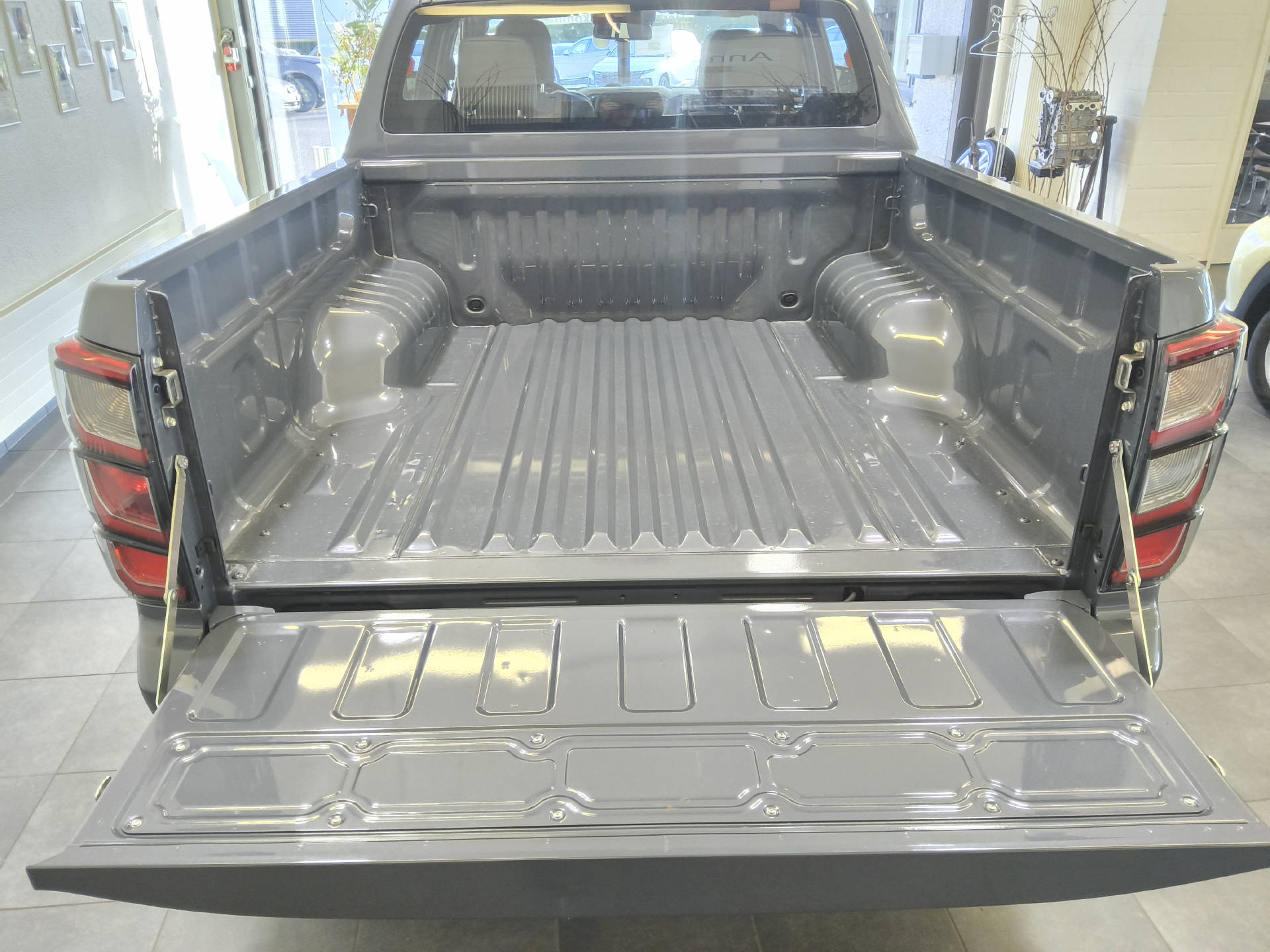 ISUZU D-Max Crew Pick-up 1.9 DDi N60 Nitro Sport 4x4-image-8