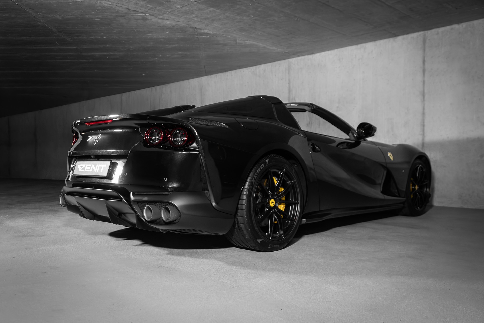 FERRARI 812 GTS-showroom-element-2