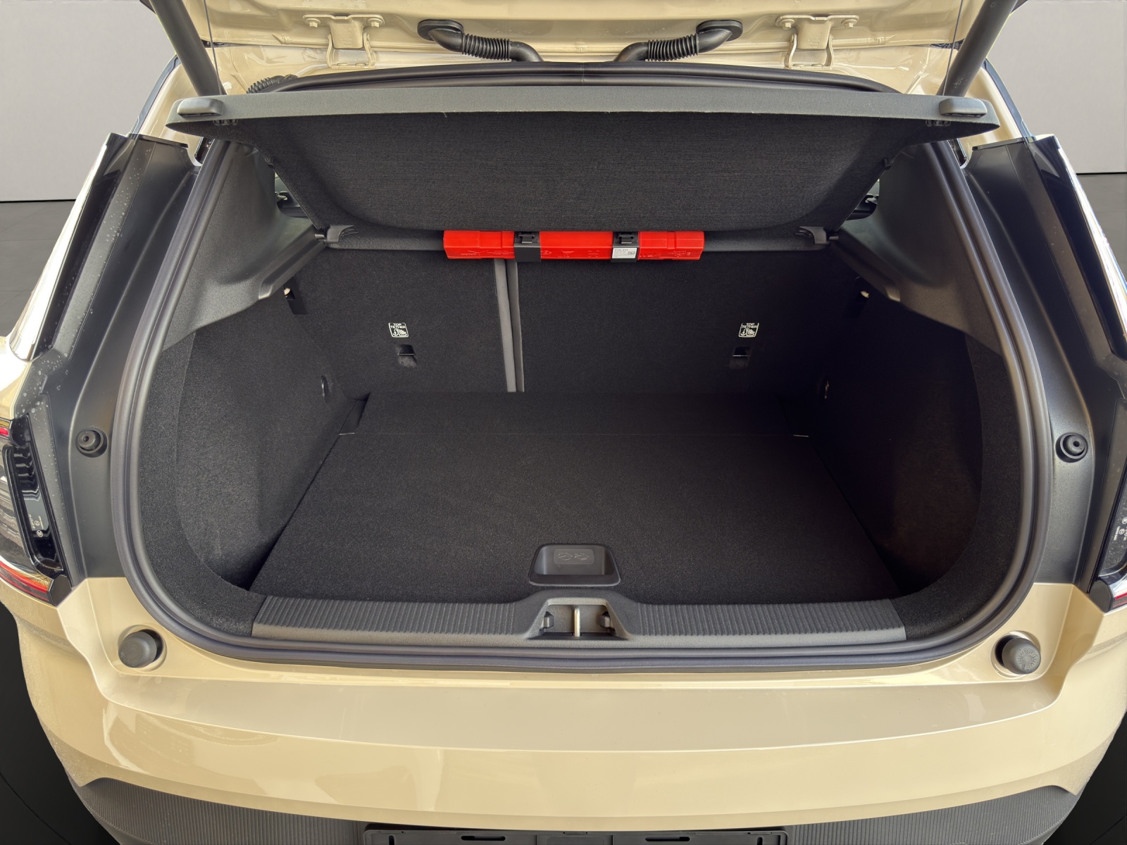 VOLVO EX30 E60 Twin Ultra Performance AWD-image-12