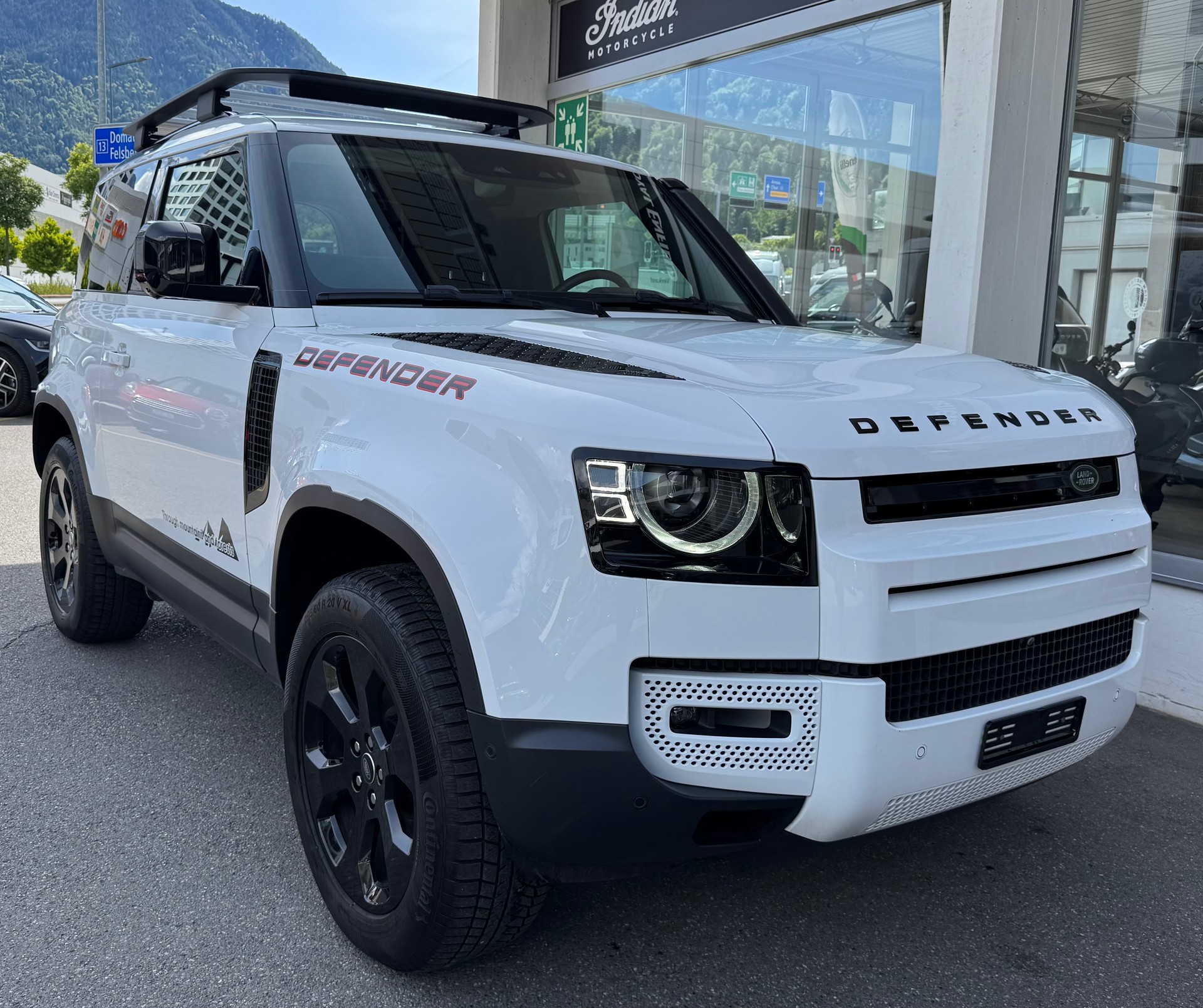 LAND ROVER Defender Hard Top 90 3.0D I6 200 AT8