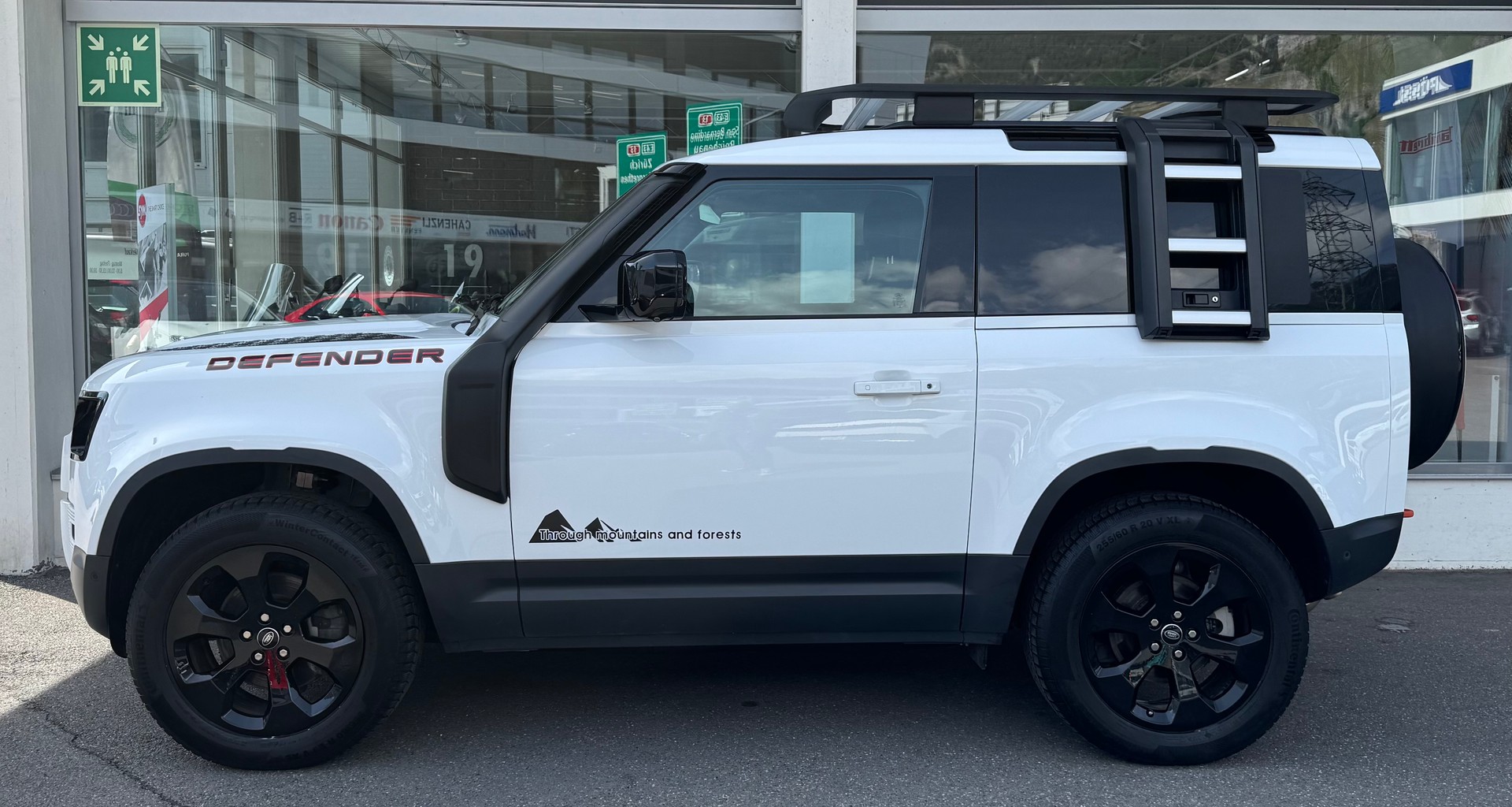 LAND ROVER Defender Hard Top 90 3.0D I6 200 AT8-showroom-element-2