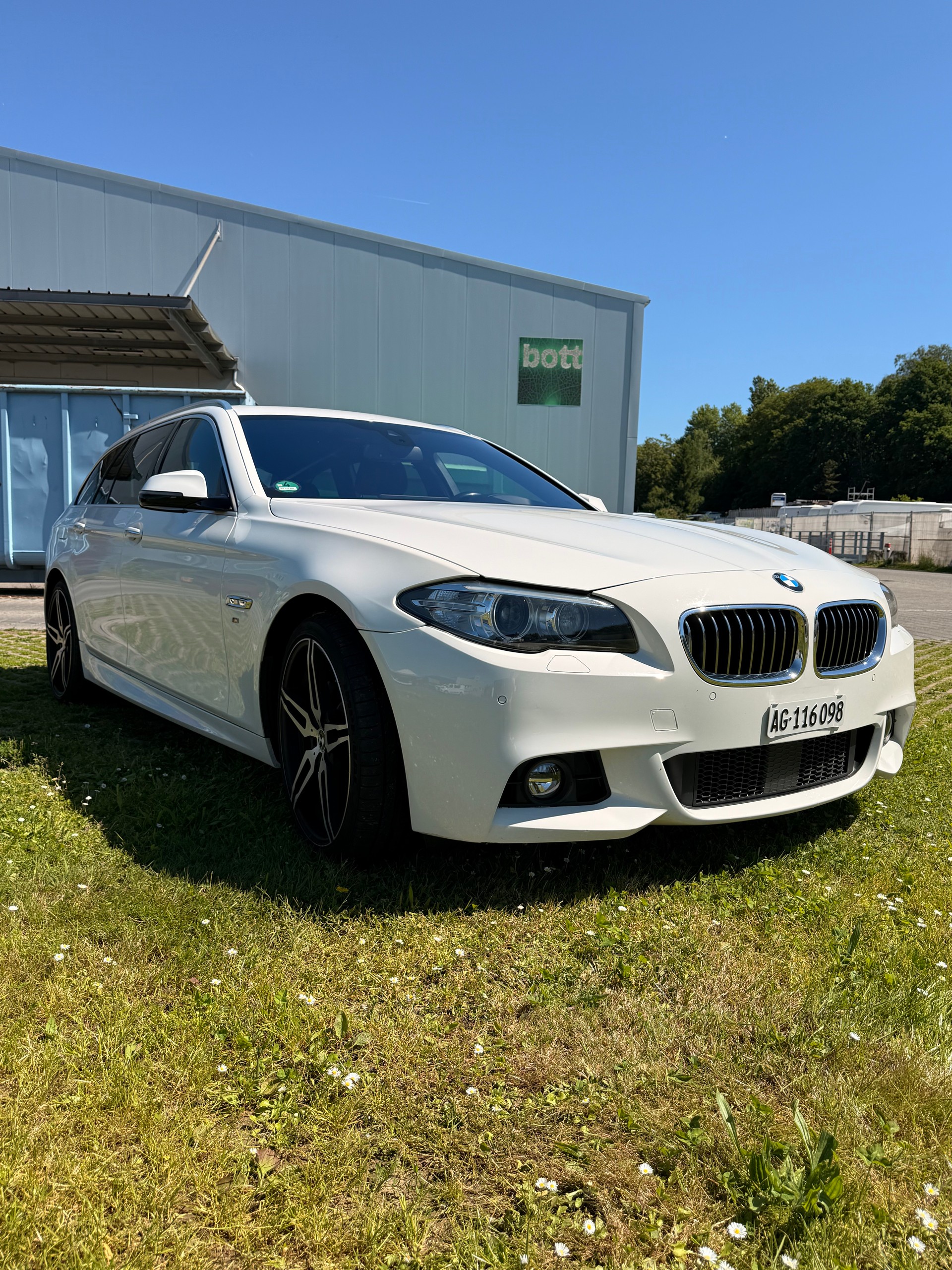 BMW 530d xDrive-image-3