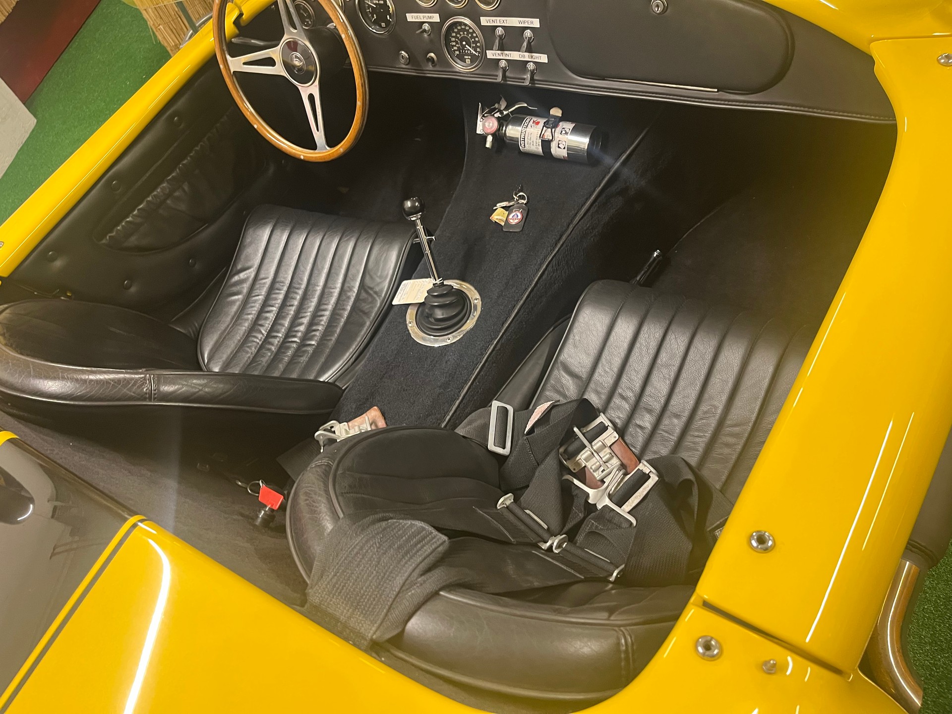 AC Cobra Shamrock-image-4
