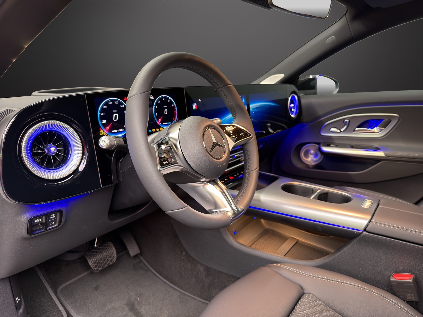MERCEDES-BENZ CLA 220 4MATIC Coupé-image-6