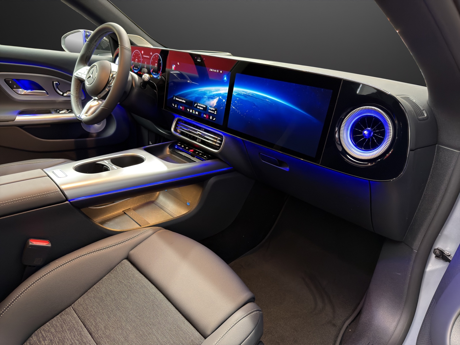 MERCEDES-BENZ CLA 220 4MATIC Coupé-image-7