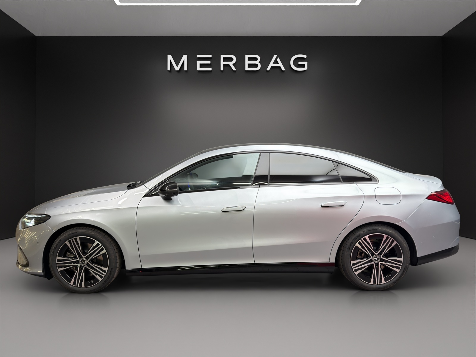MERCEDES-BENZ CLA 220 4MATIC Coupé-image-2