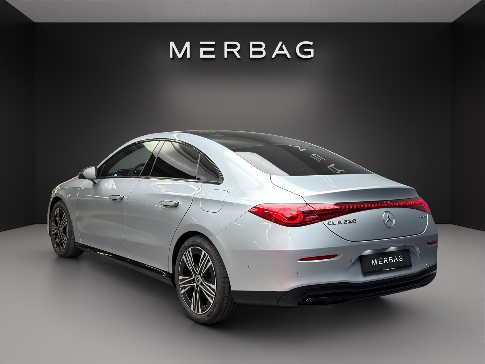 MERCEDES-BENZ CLA 220 4MATIC Coupé-image-3