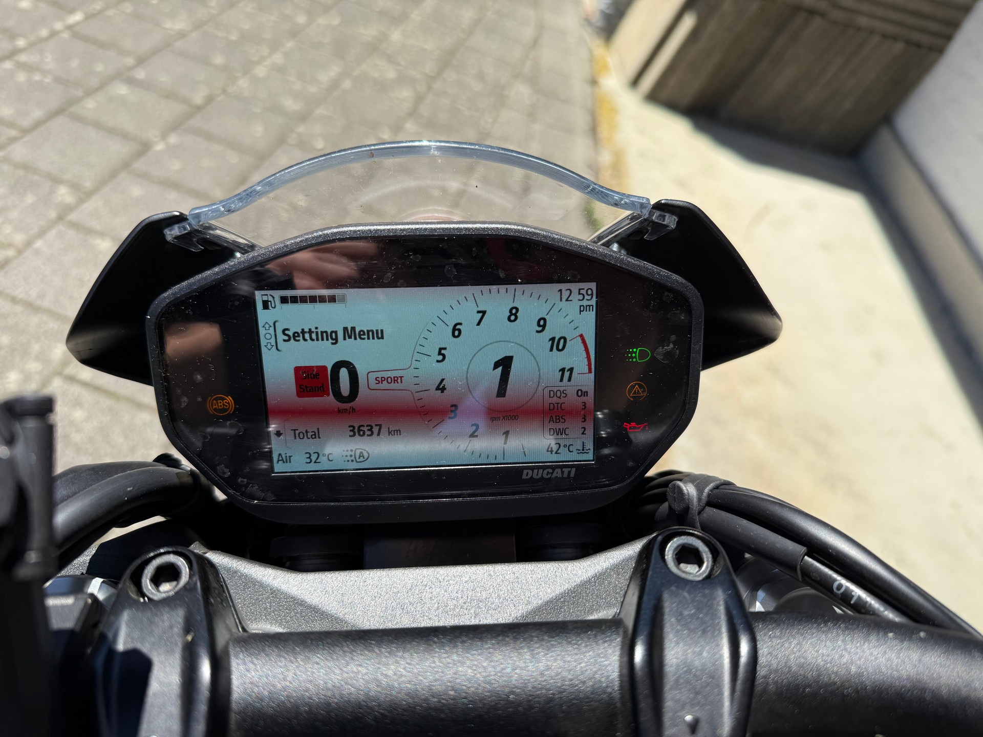 DUCATI Monster + 937 Dark Stealth (35kW)-image-7