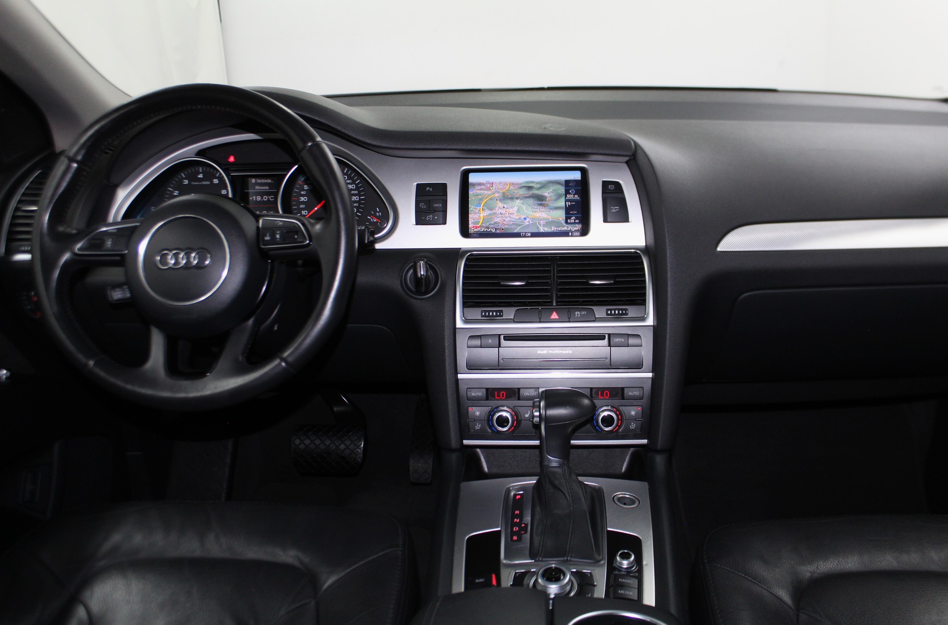 AUDI Q7 3.0 TFSI quattro tiptronic 6-Sitzplätze Version / CH-Fahrzeug-image-13
