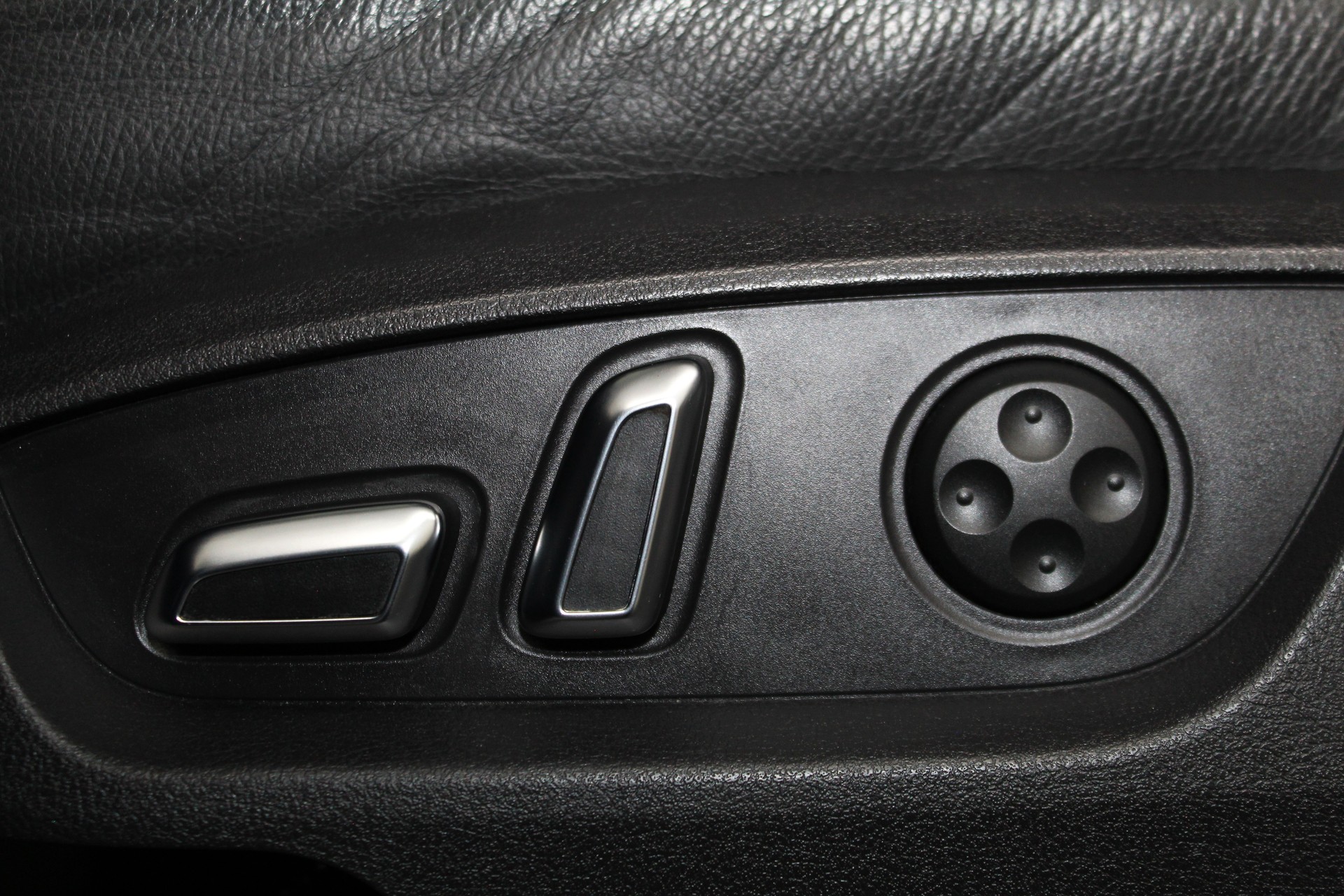 AUDI Q7 3.0 TFSI quattro tiptronic 6-Sitzplätze Version / CH-Fahrzeug-image-18
