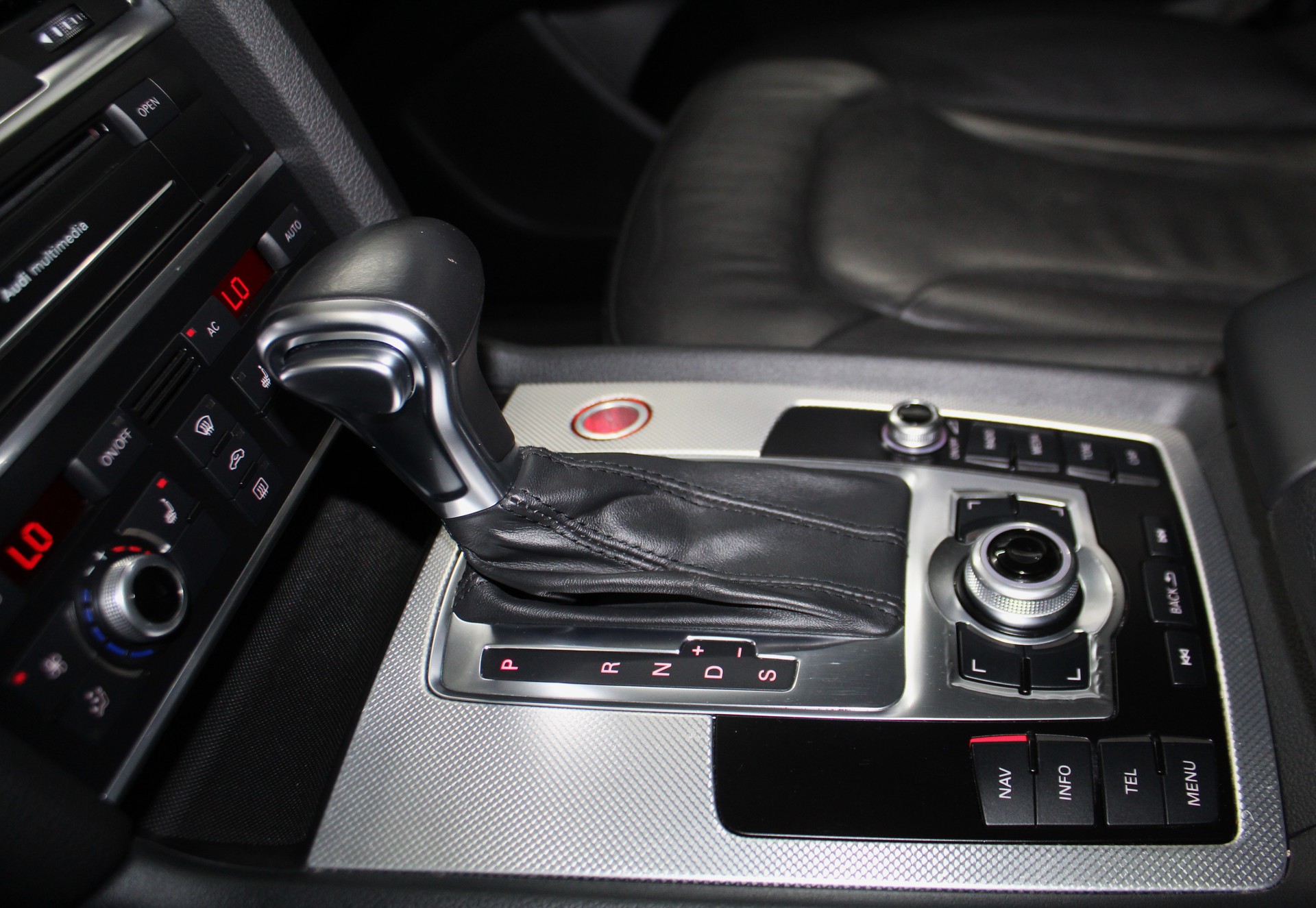 AUDI Q7 3.0 TFSI quattro tiptronic 6-Sitzplätze Version / CH-Fahrzeug-image-16