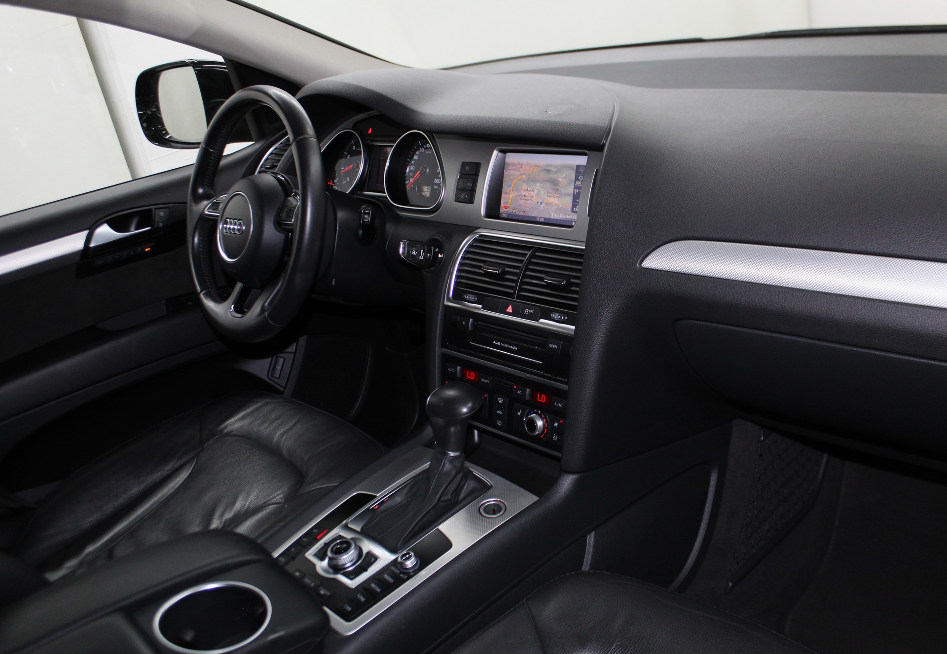 AUDI Q7 3.0 TFSI quattro tiptronic 6-Sitzplätze Version / CH-Fahrzeug-image-12