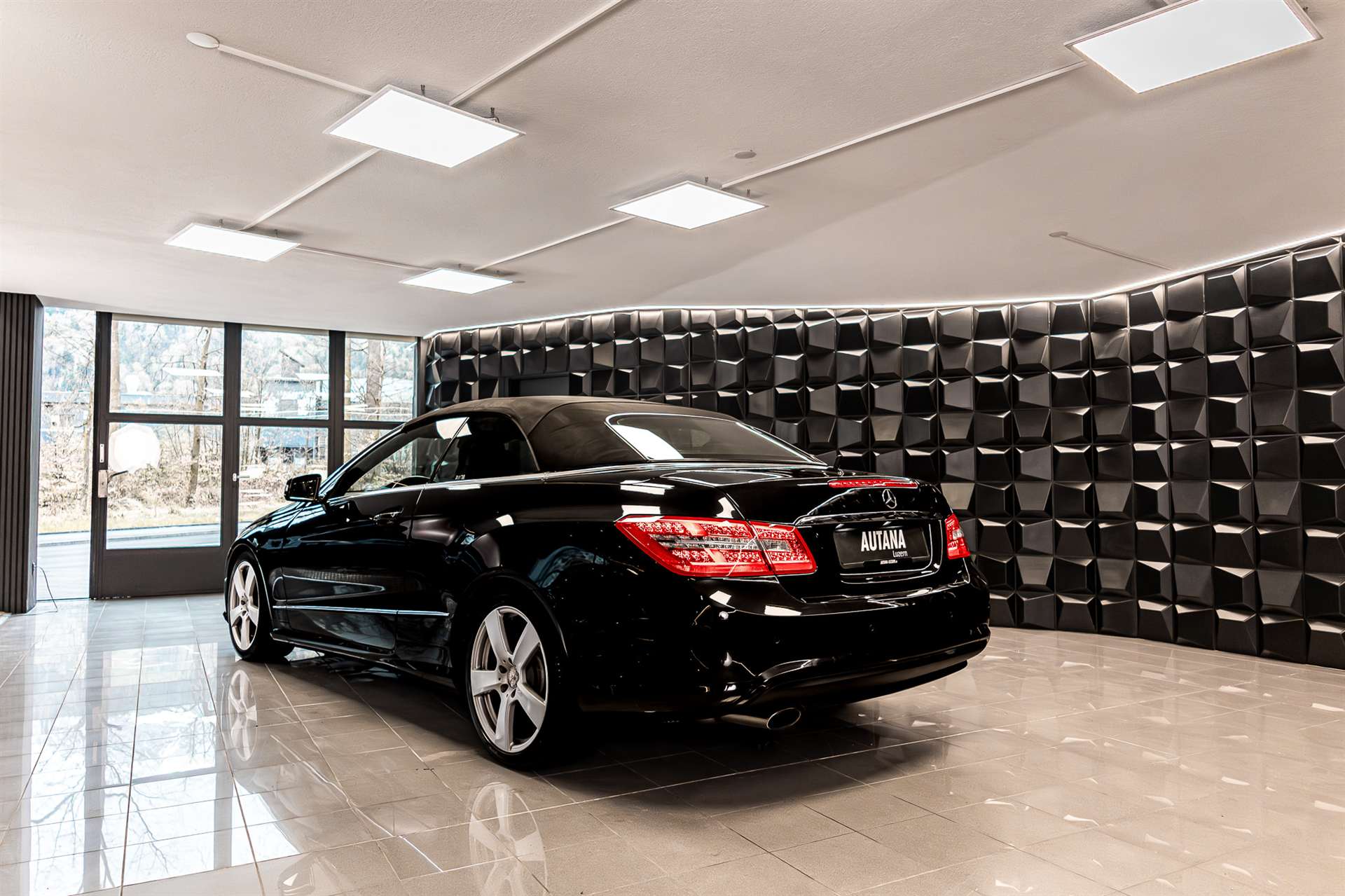 MERCEDES-BENZ E 250 CGI BlueEfficiency 7G-Tronic-image-5