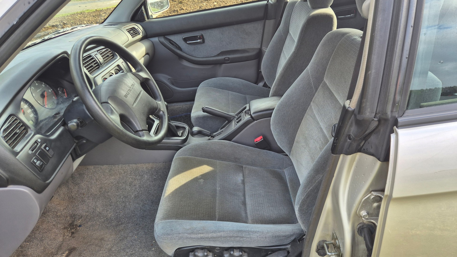 SUBARU Legacy 2.0 Swiss-image-3