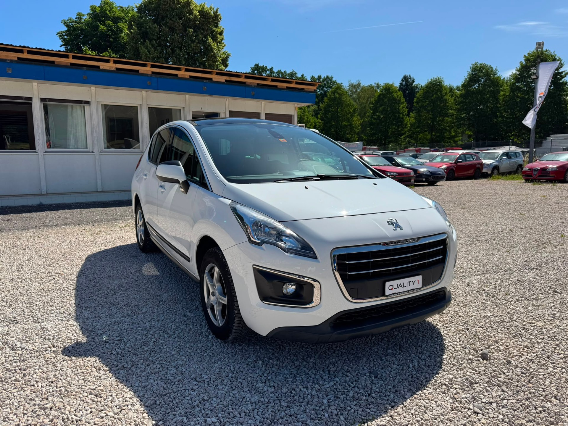 PEUGEOT 3008 1.2 Business Line-showroom-element-2