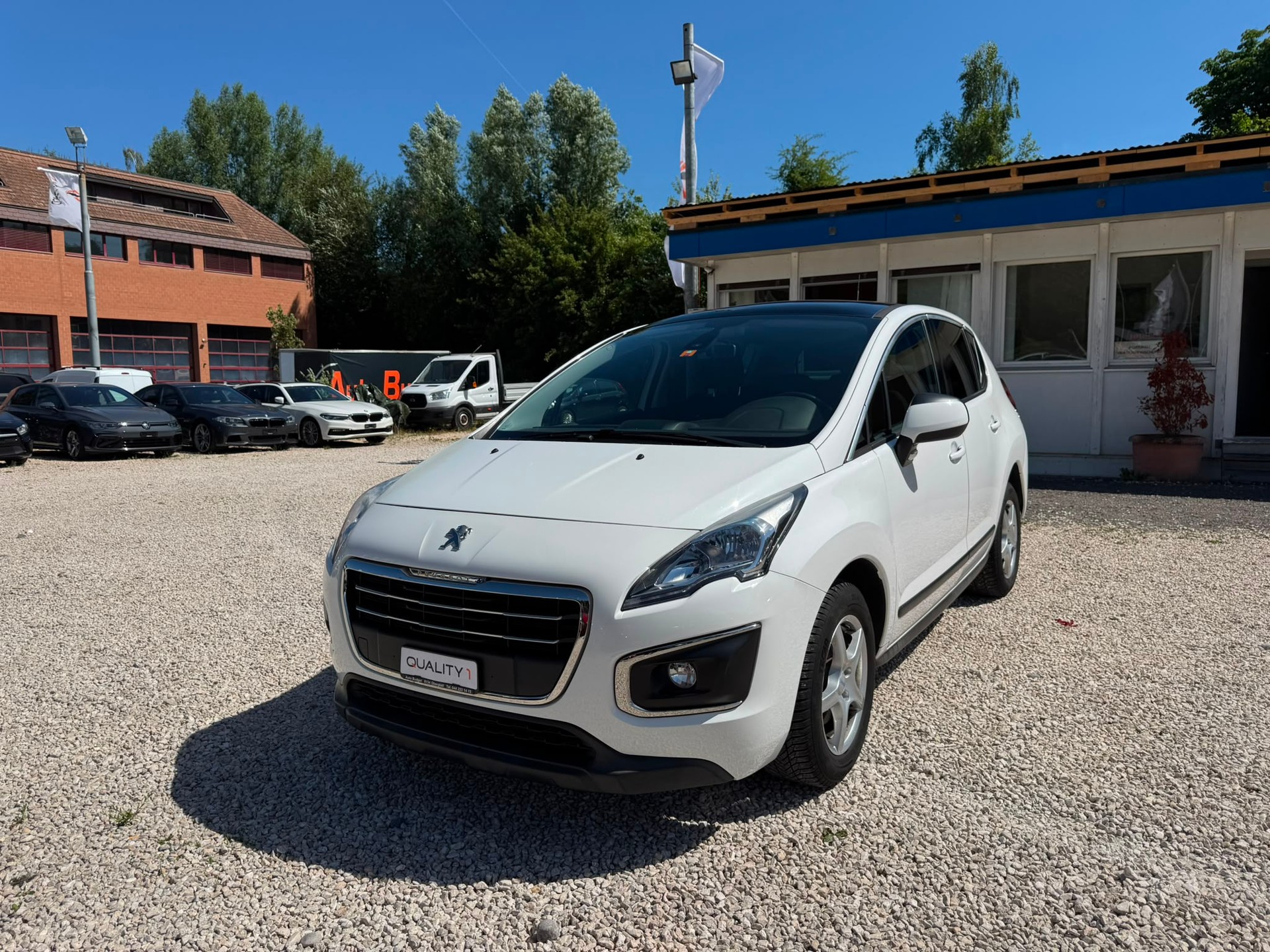 PEUGEOT 3008 1.2 Business Line-showroom-element-1