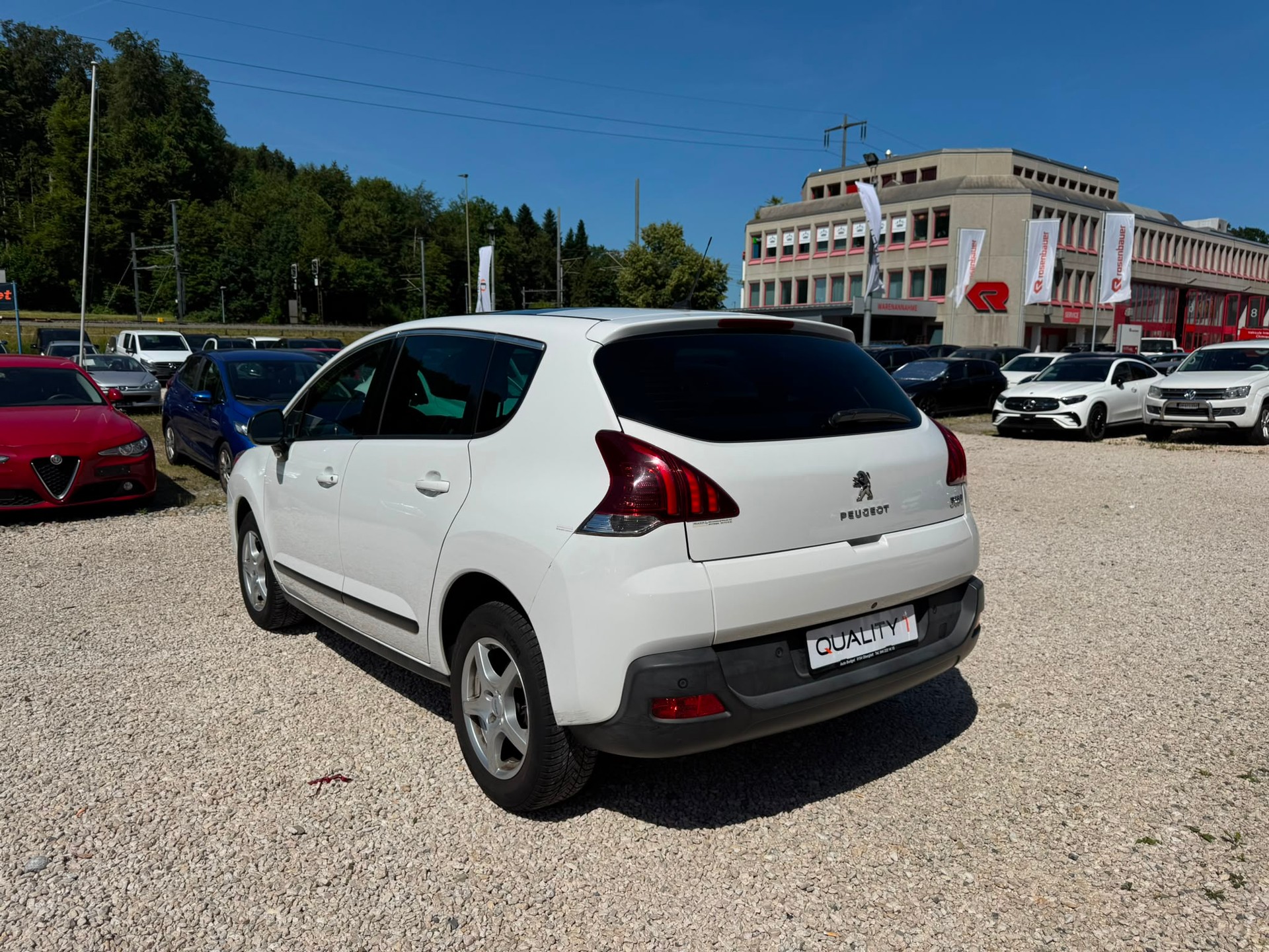 PEUGEOT 3008 1.2 Business Line-image-5