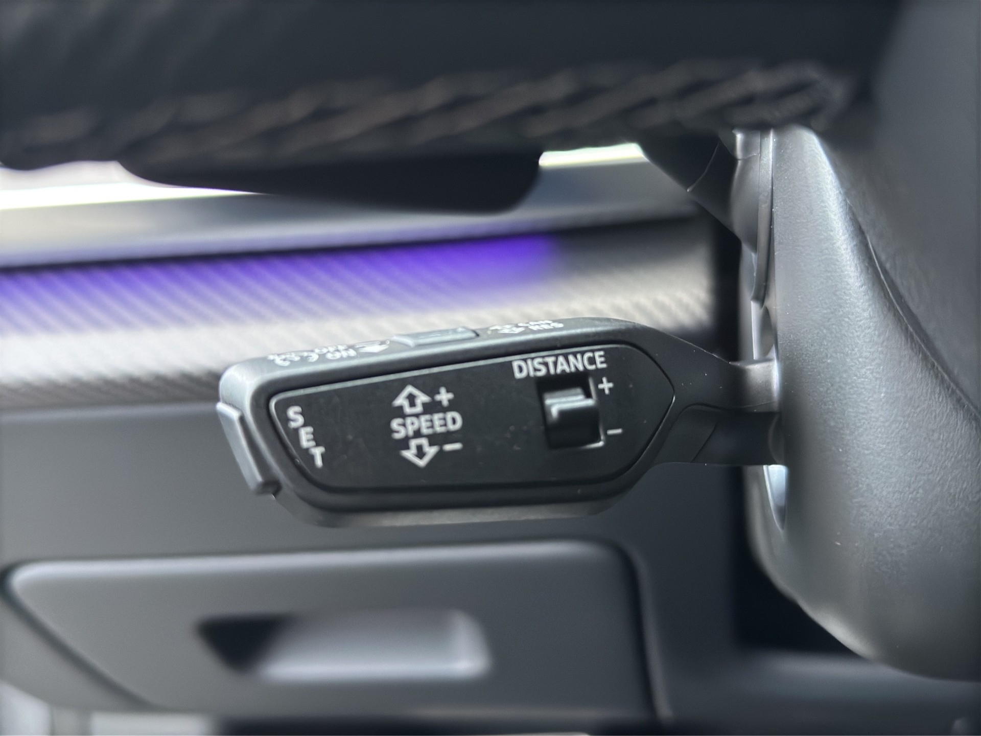 AUDI Q8 TFSI e quattro Competition 4x4 360 kW-image-21