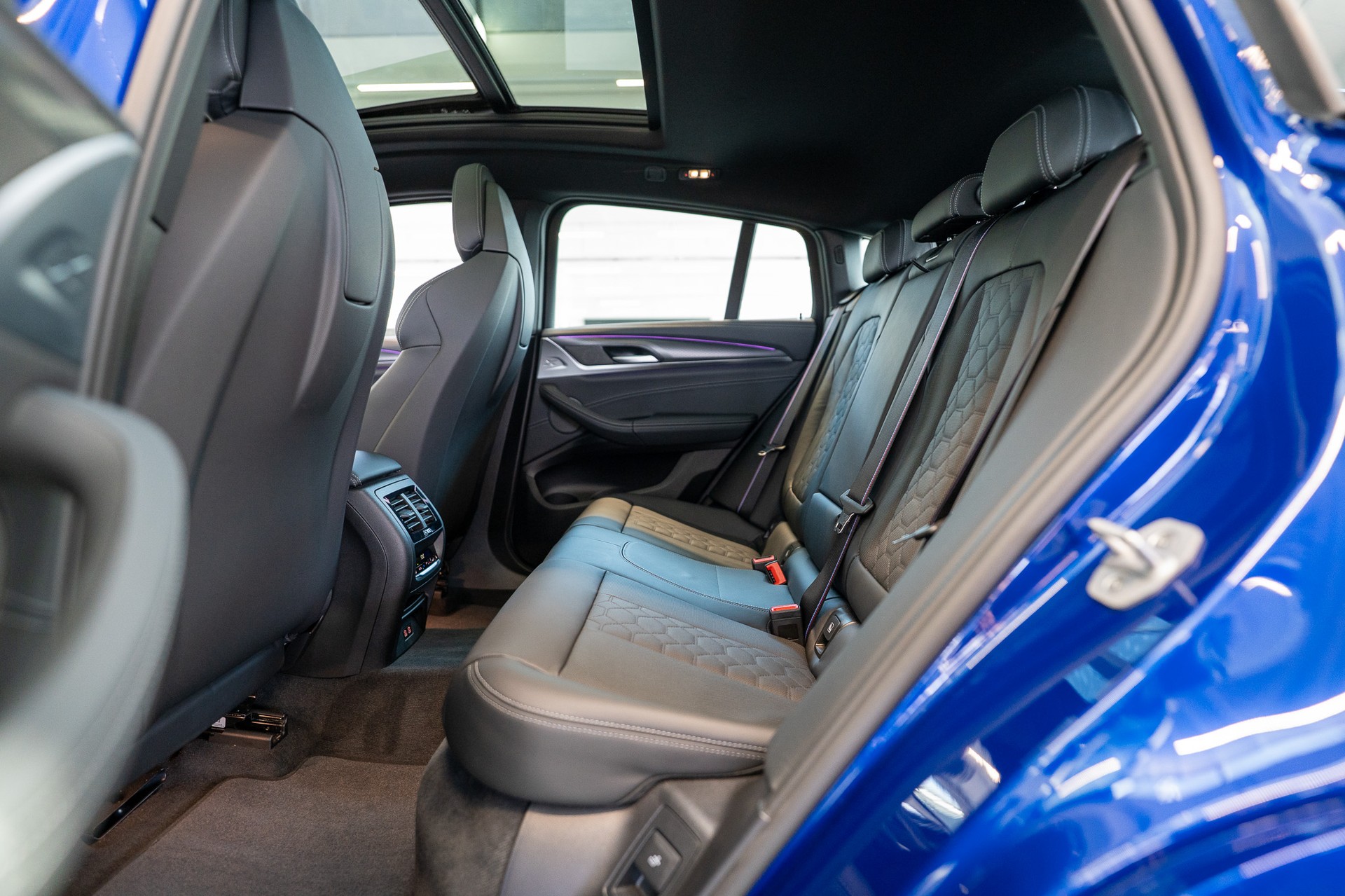 BMW X4 M Competition / HeadUp / Panorama / Rückfahrkamera /-image-13