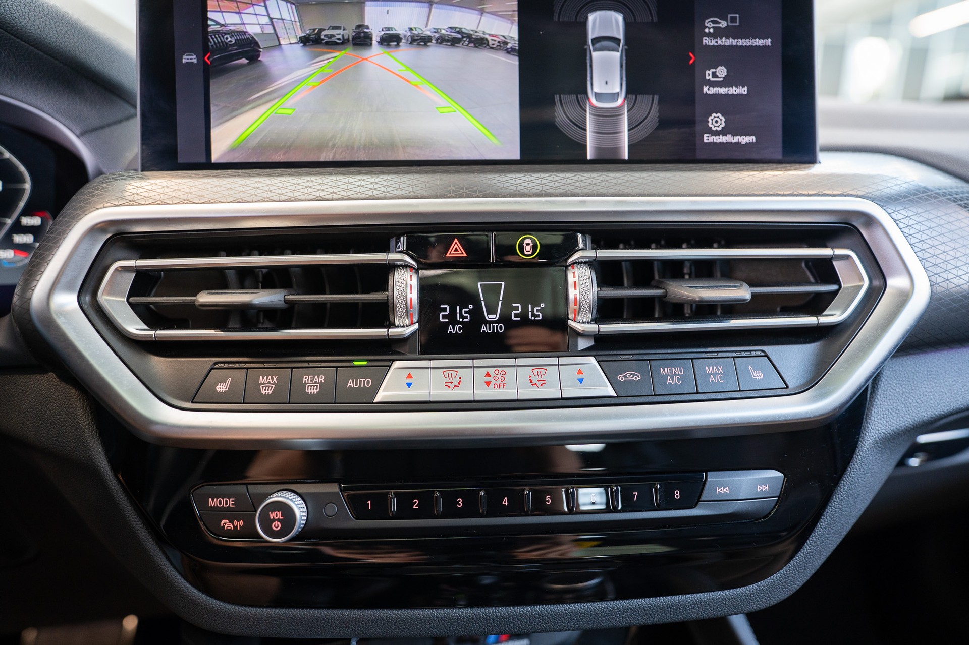 BMW X4 M Competition / HeadUp / Panorama / Rückfahrkamera /-image-25