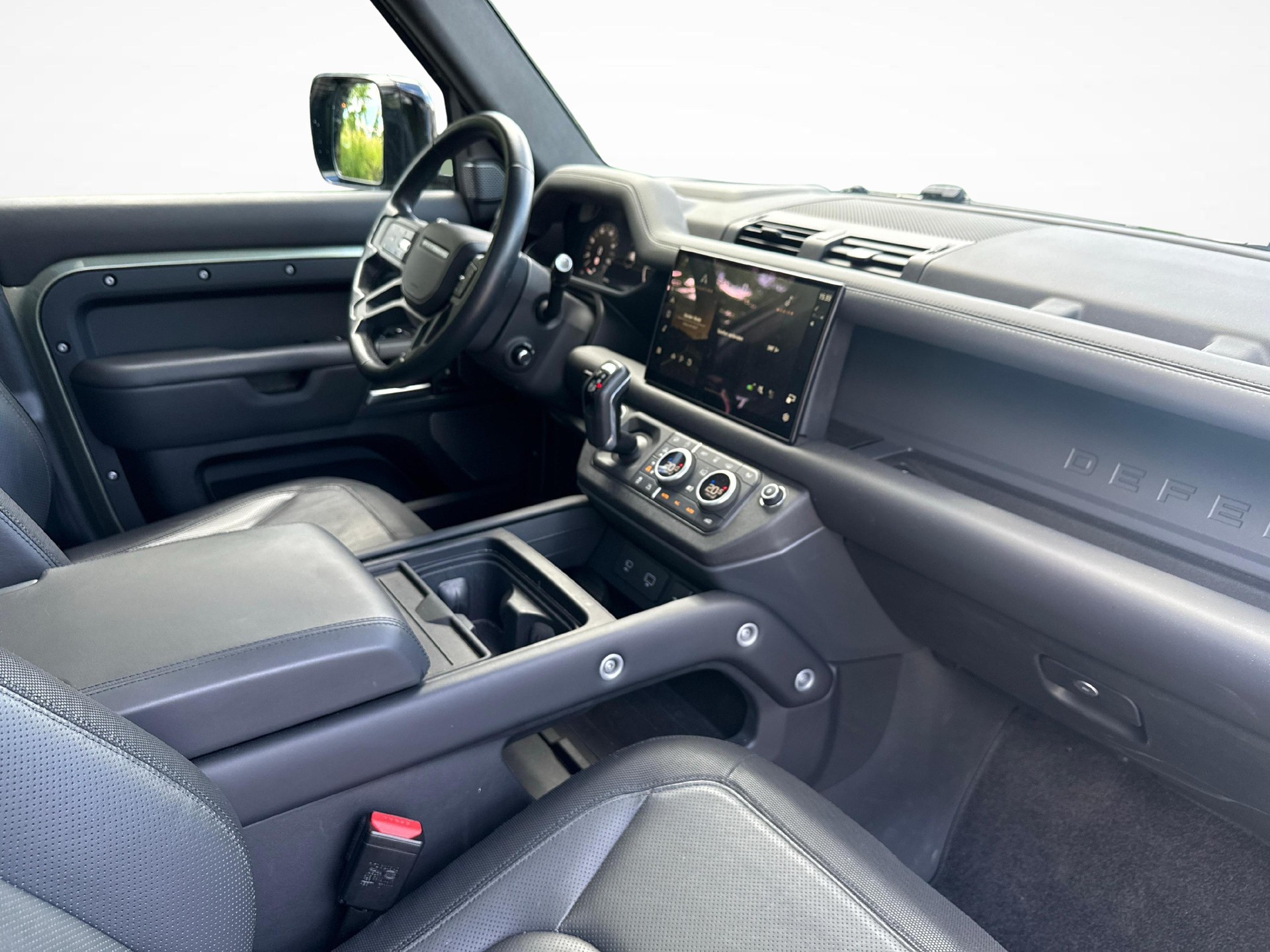 LAND ROVER Defender 110 3.0 D I6 300 X-Dynamic HSE mit Standheizung-image-9
