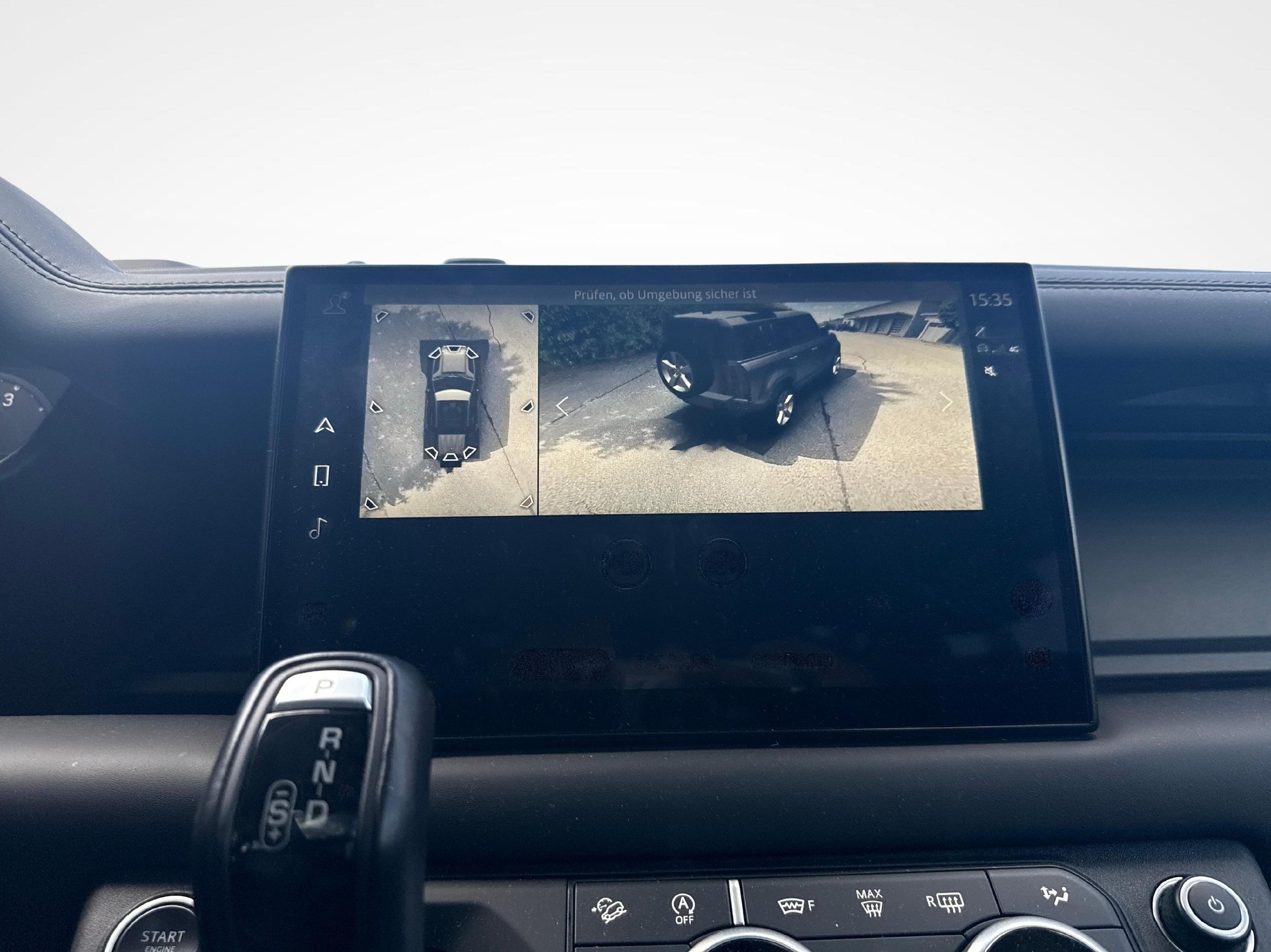 LAND ROVER Defender 110 3.0 D I6 300 X-Dynamic SE mit Standheizung-image-12