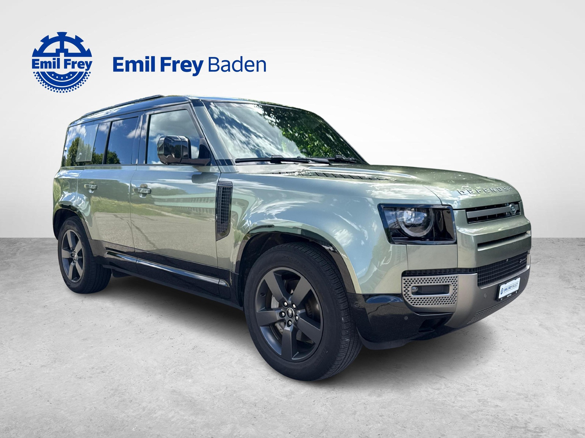 LAND ROVER Defender 110 3.0 D I6 300 X-Dynamic HSE mit Standheizung-image-6