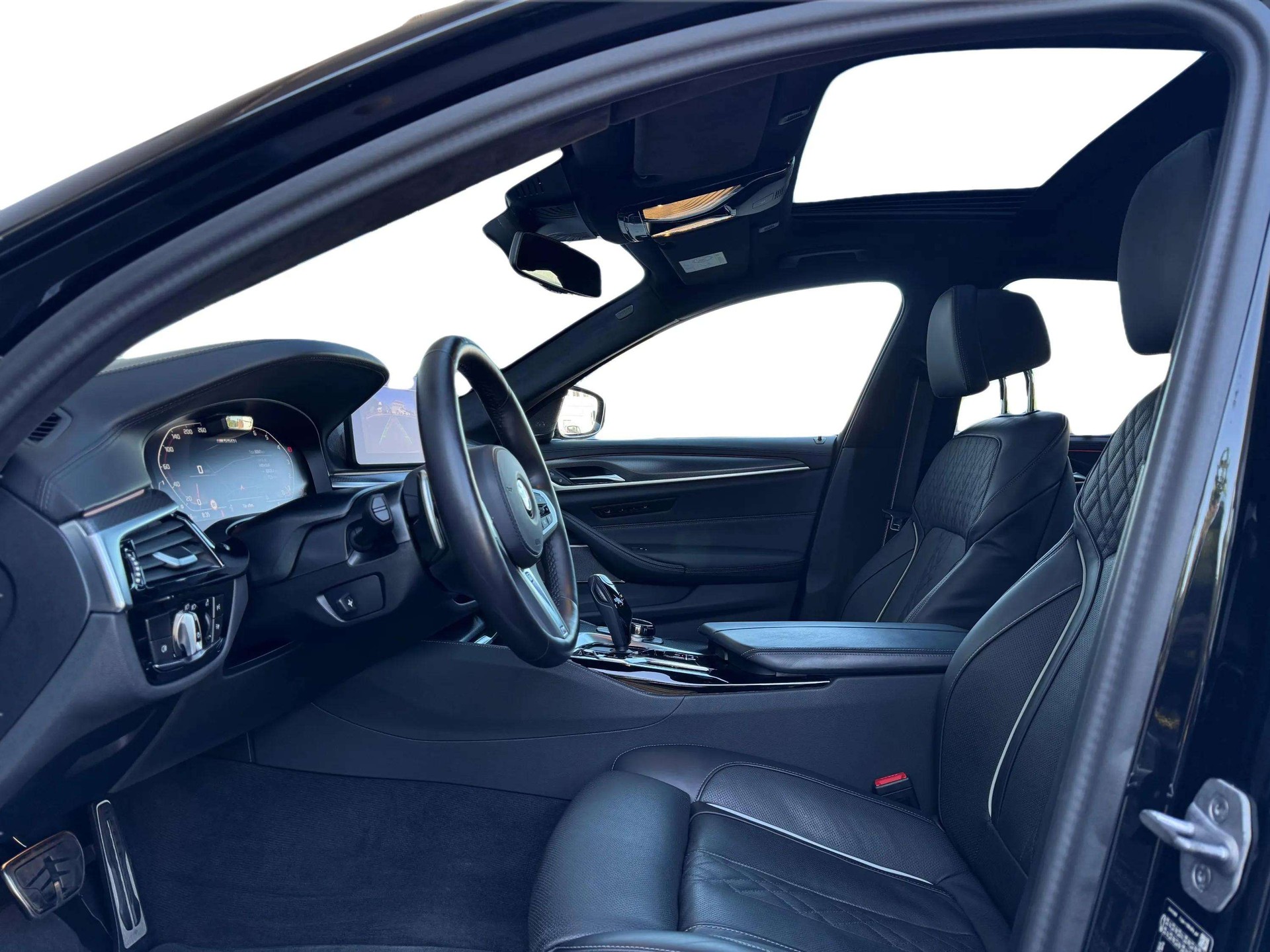BMW M550i xDrive M Sport Pro Steptronic-image-10