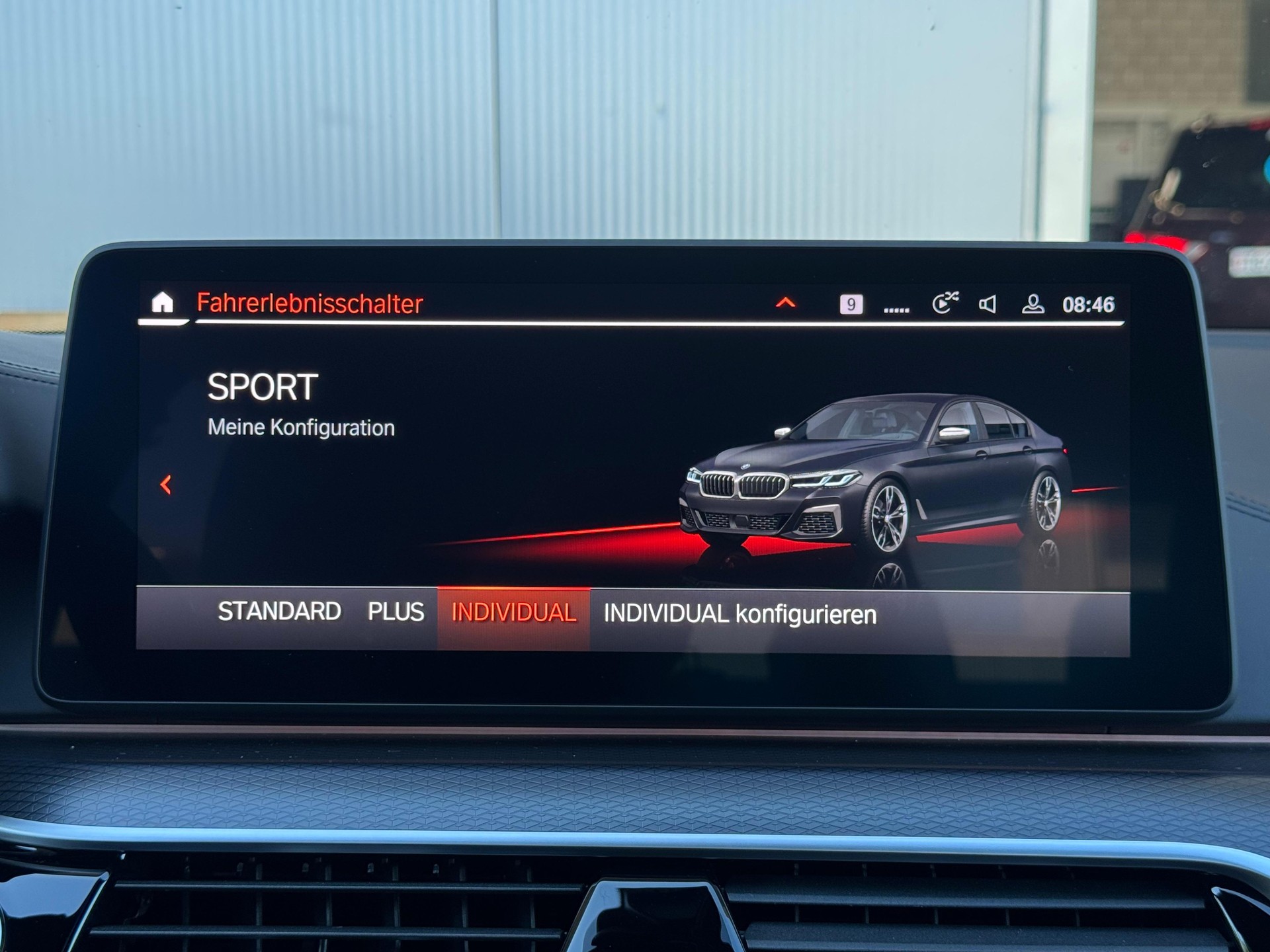 BMW M550i xDrive M Sport Pro Steptronic-image-28