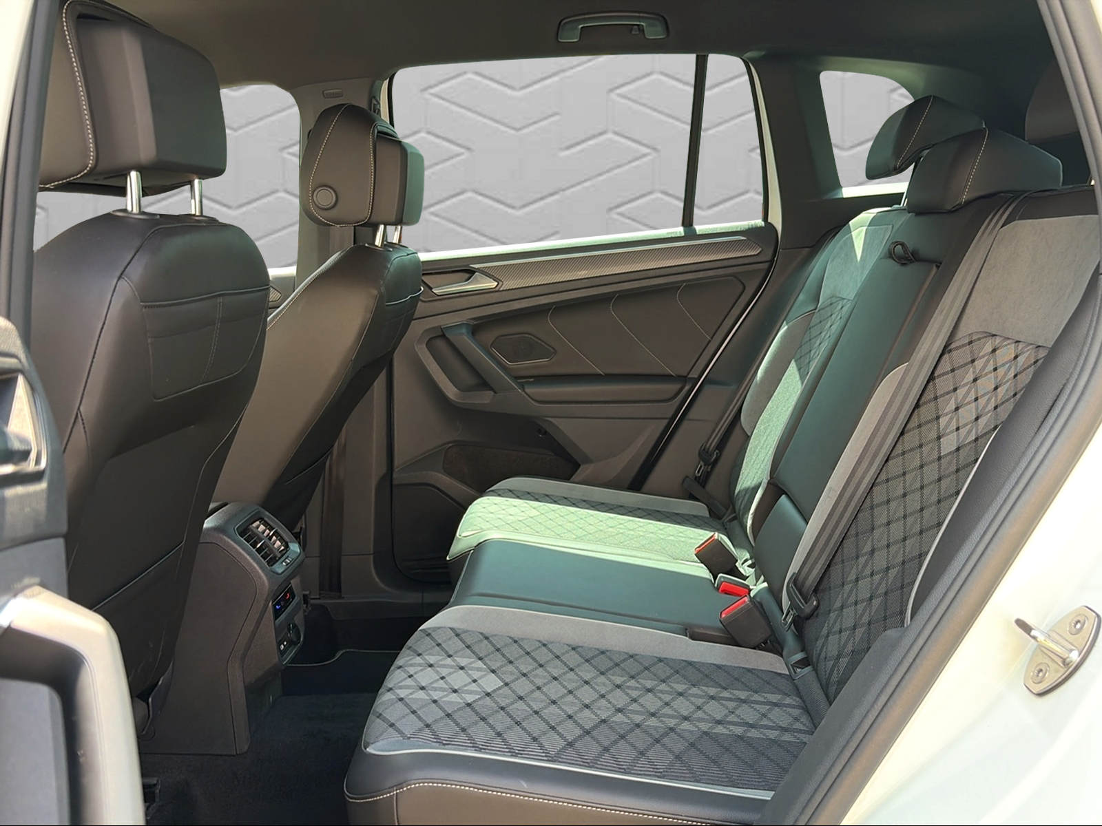 VW Tiguan 1.4TSI PHEV R-Line DSG-image-15