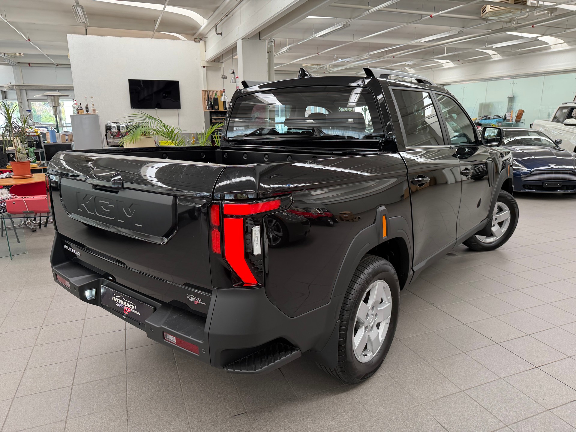KGM-SsangYong Musso 2.2 Titanium 4WD A-image-3