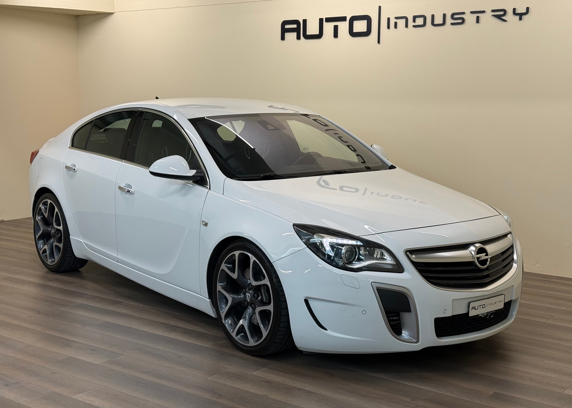 OPEL Insignia 2.8 Turbo OPC 4WD Automatic-image-5