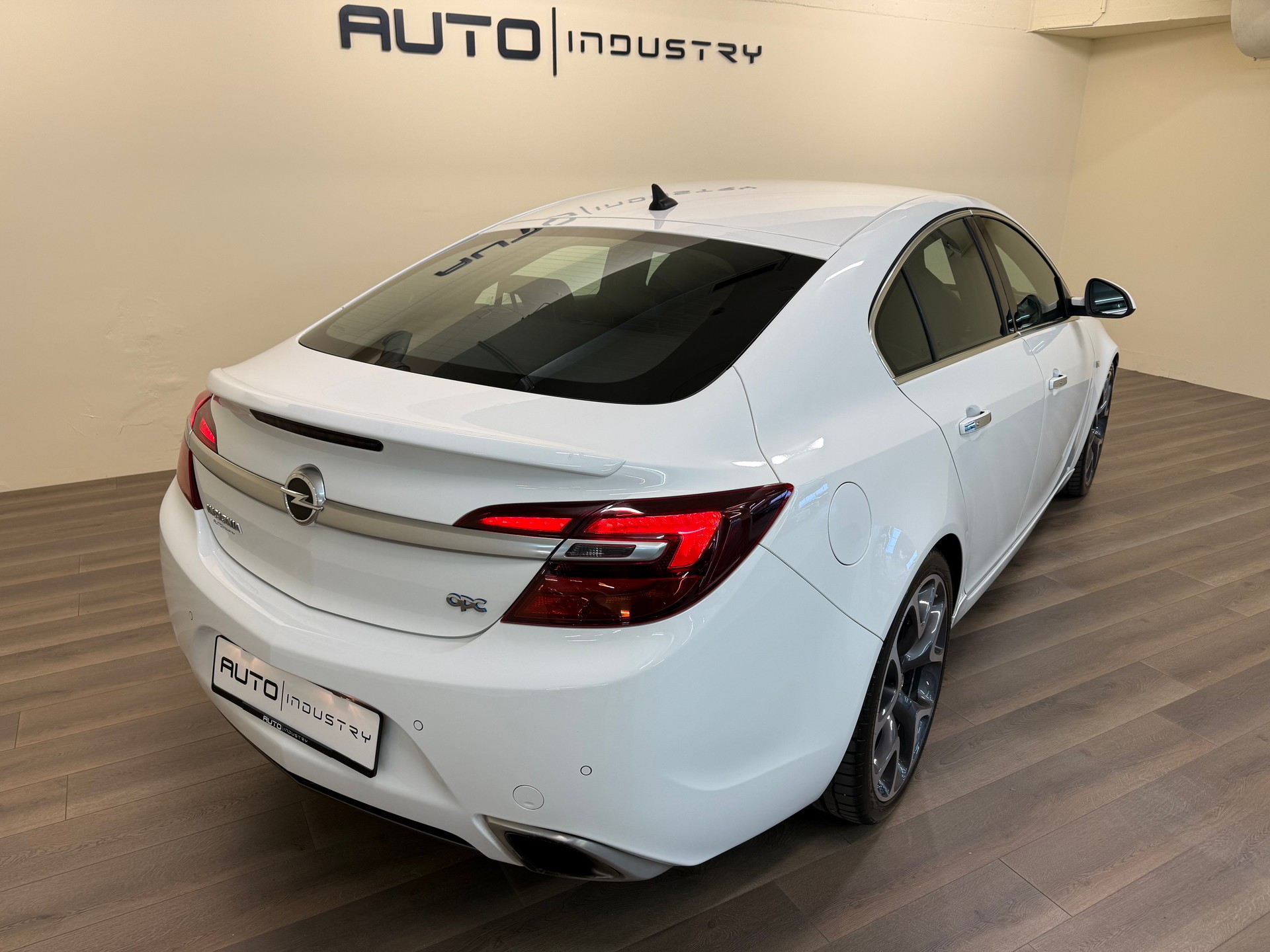 OPEL Insignia 2.8 Turbo OPC 4WD Automatic-image-4