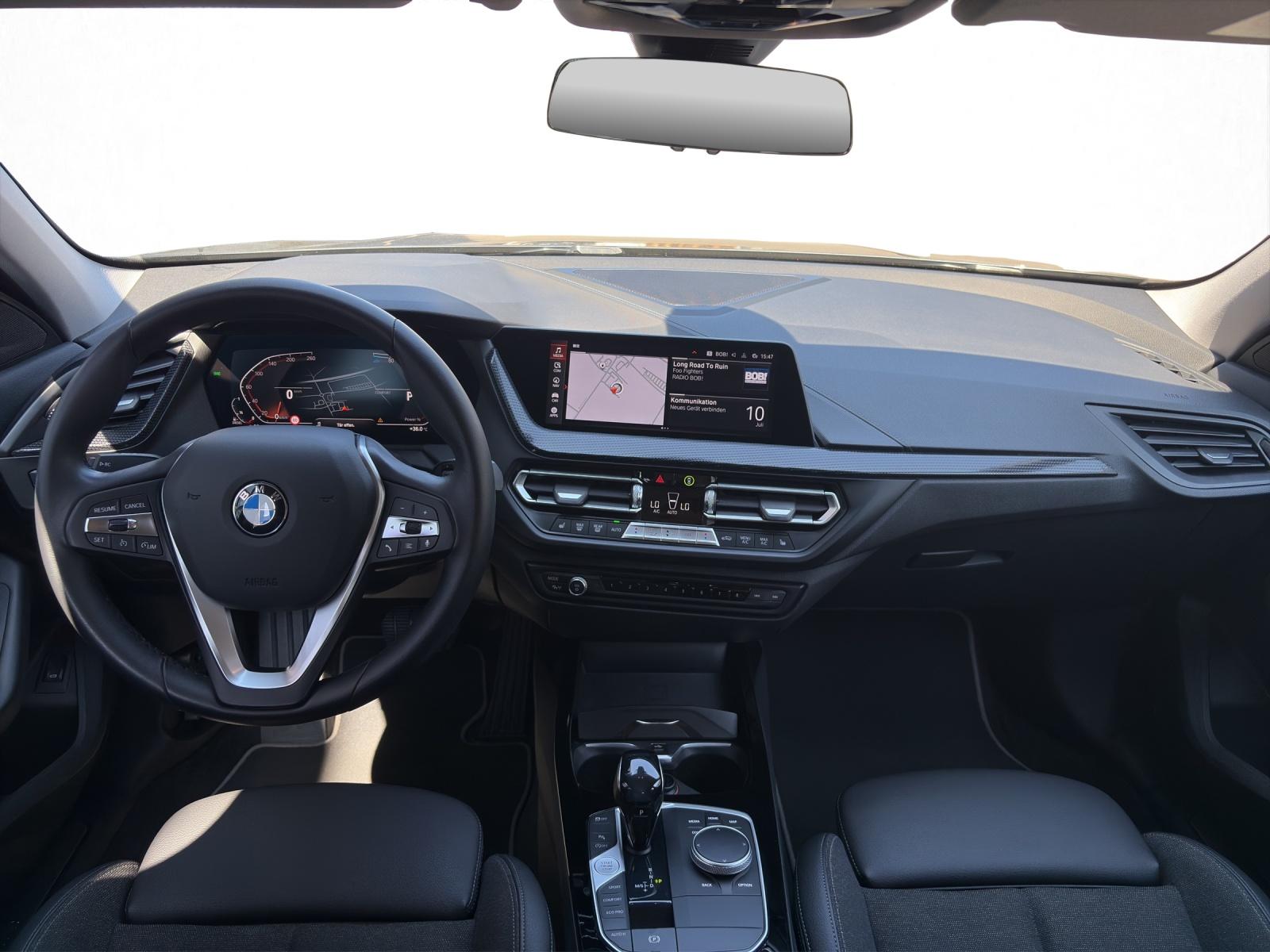 BMW 120d xDrive-image-12