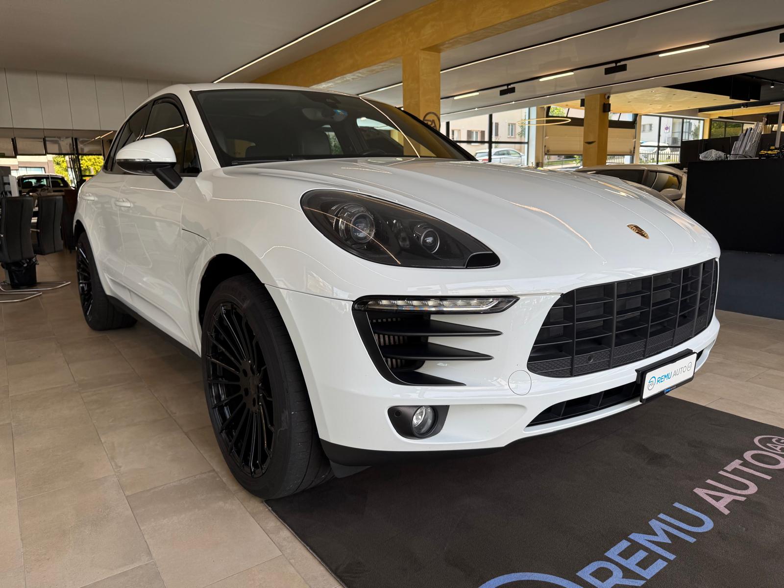 PORSCHE Macan S PDK