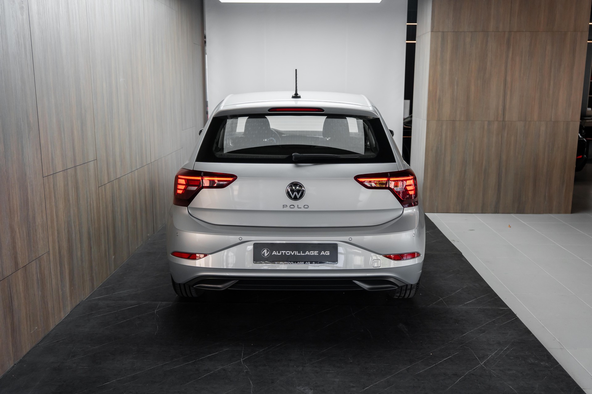 VW Polo 1.0 TSI Life DSG-image-24