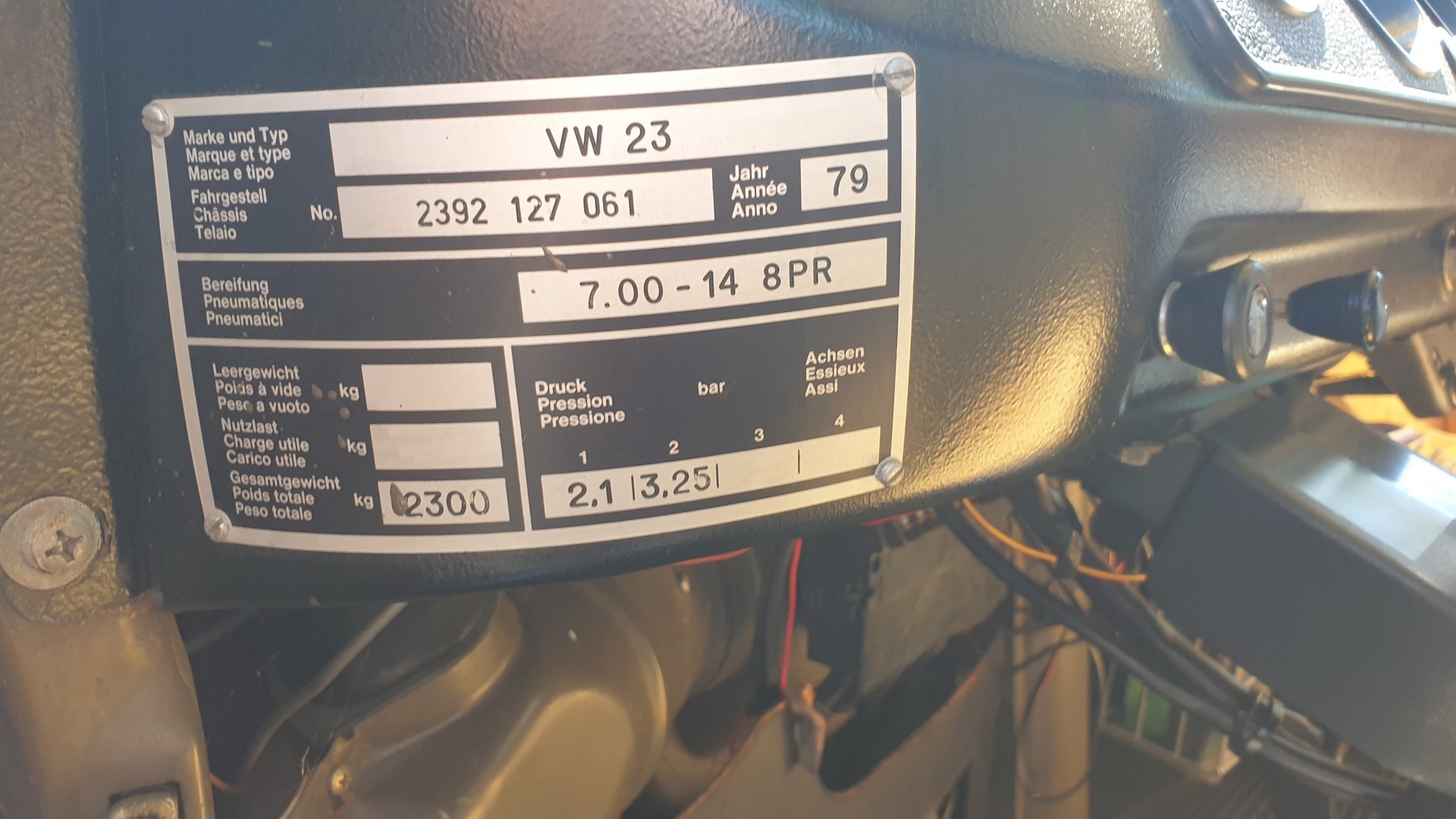 VW 23-image-4