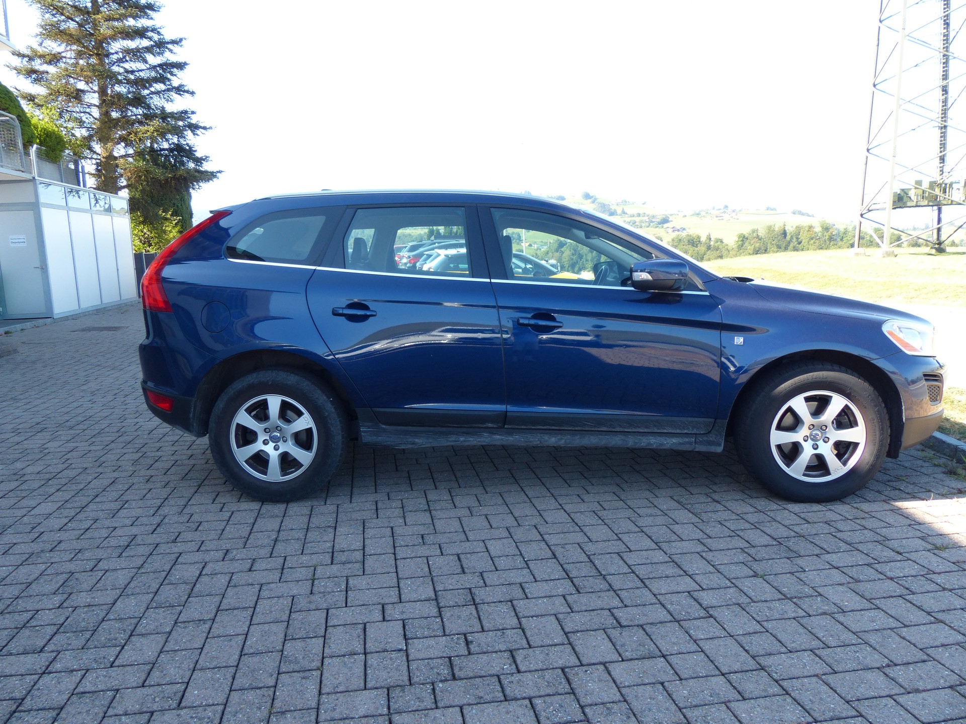 VOLVO XC60 D4 OceanRace-showroom-element-2