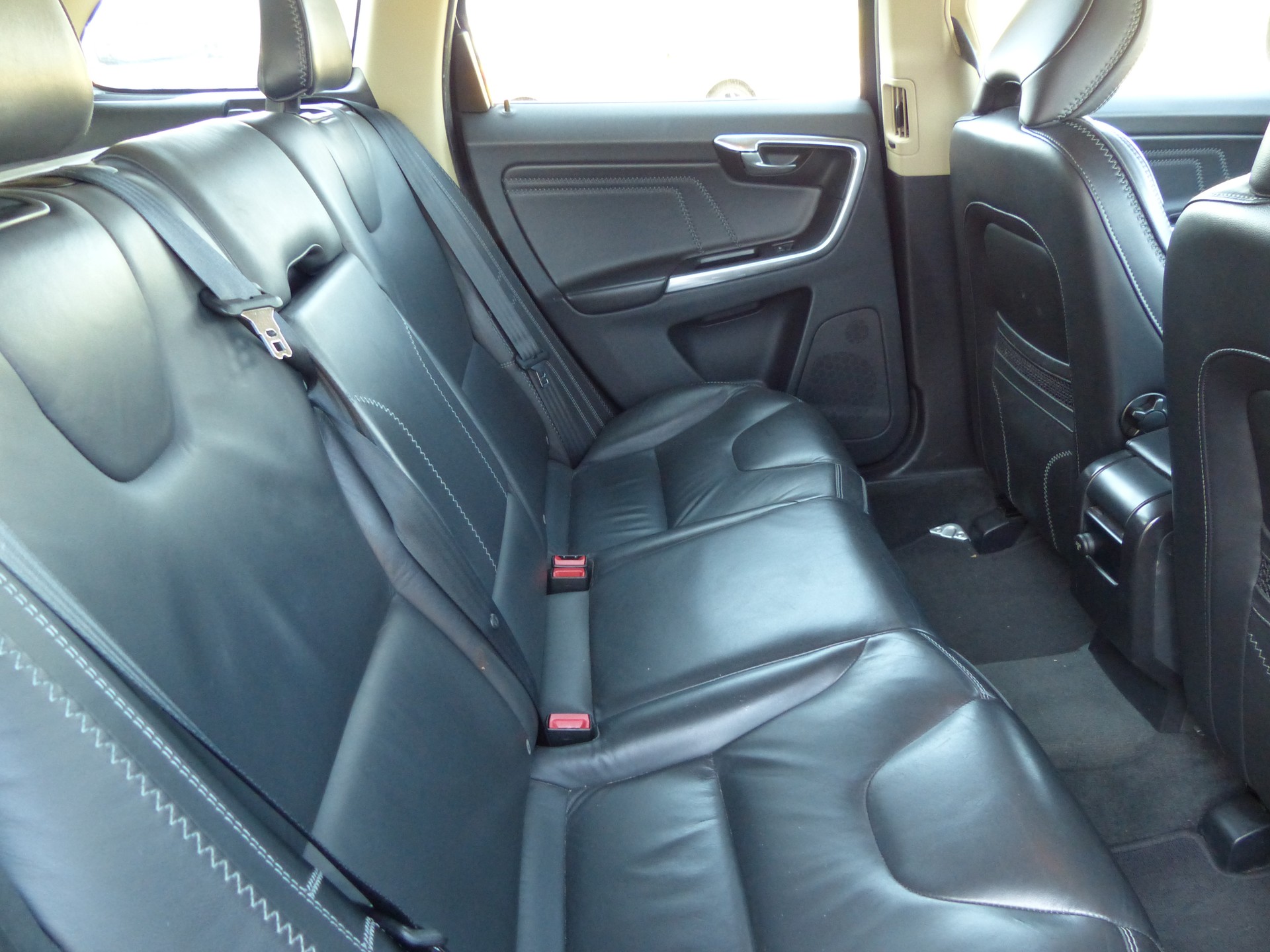 VOLVO XC60 D4 OceanRace-image-24