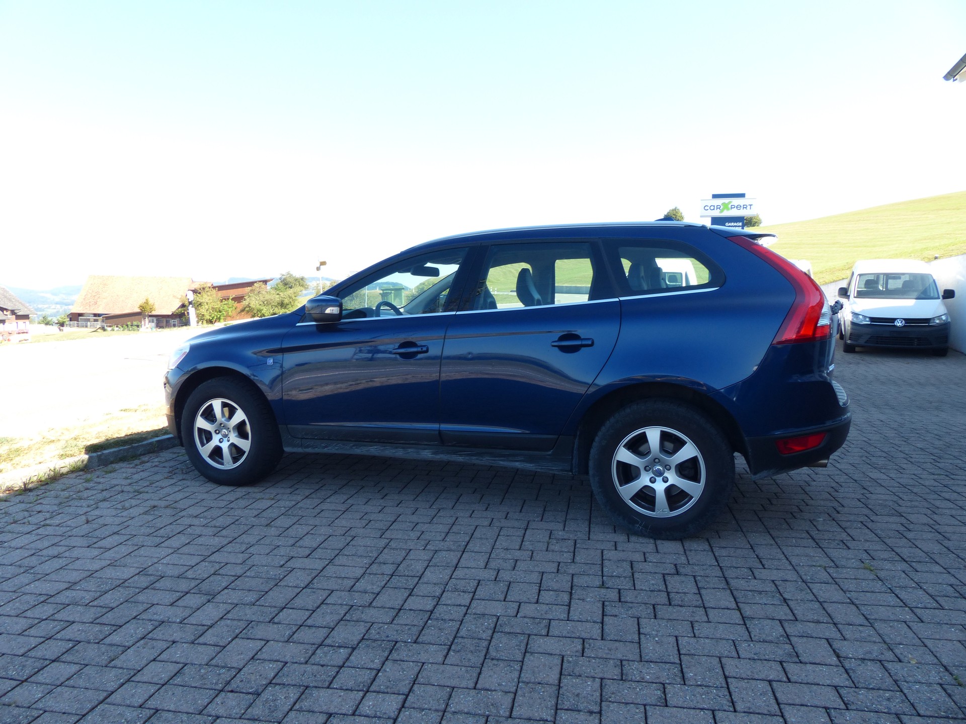 VOLVO XC60 D4 OceanRace-showroom-element-1