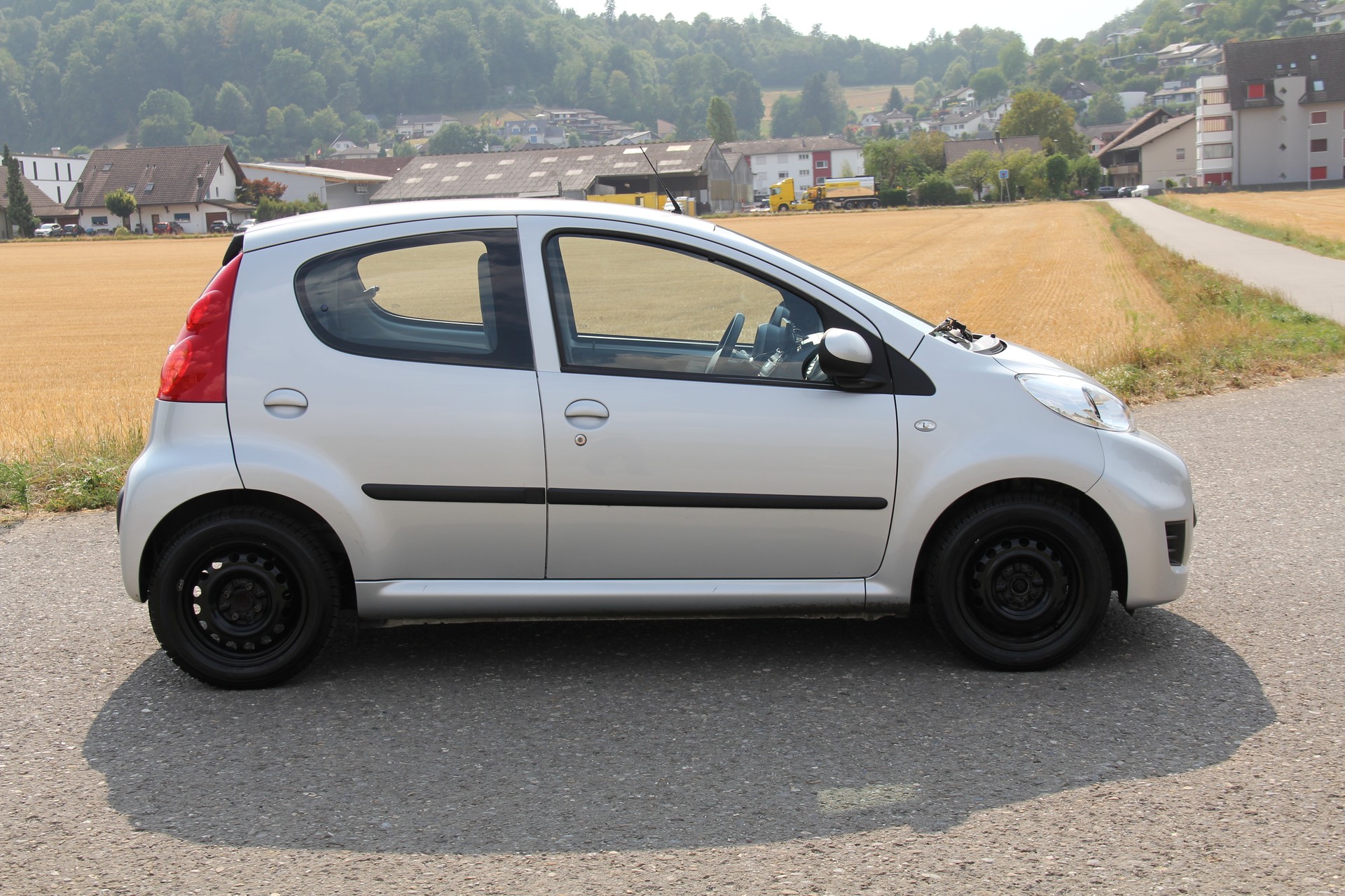 PEUGEOT 107 1.0 Swiss Edition BMP5-image-4