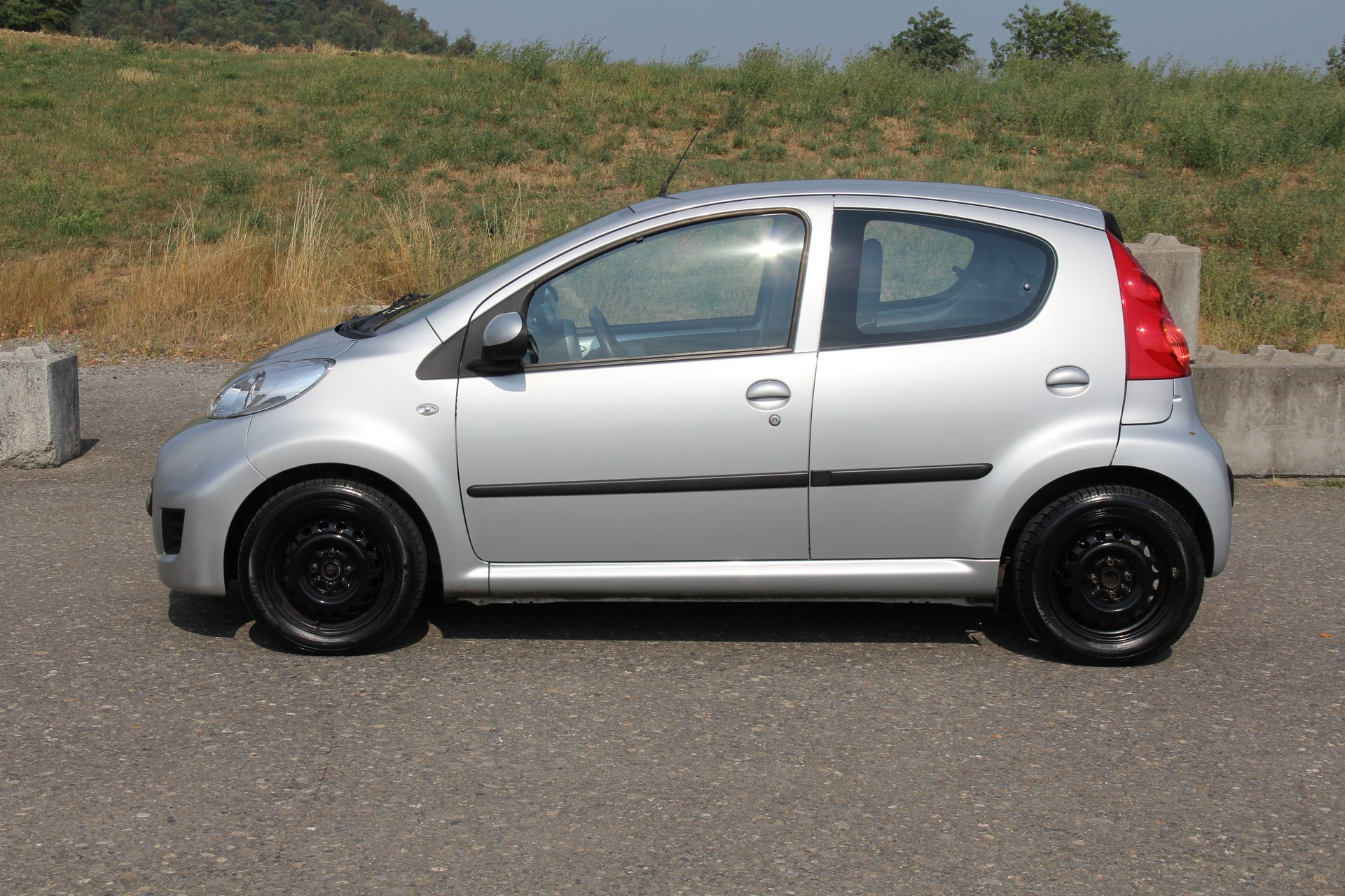 PEUGEOT 107 1.0 Swiss Edition BMP5