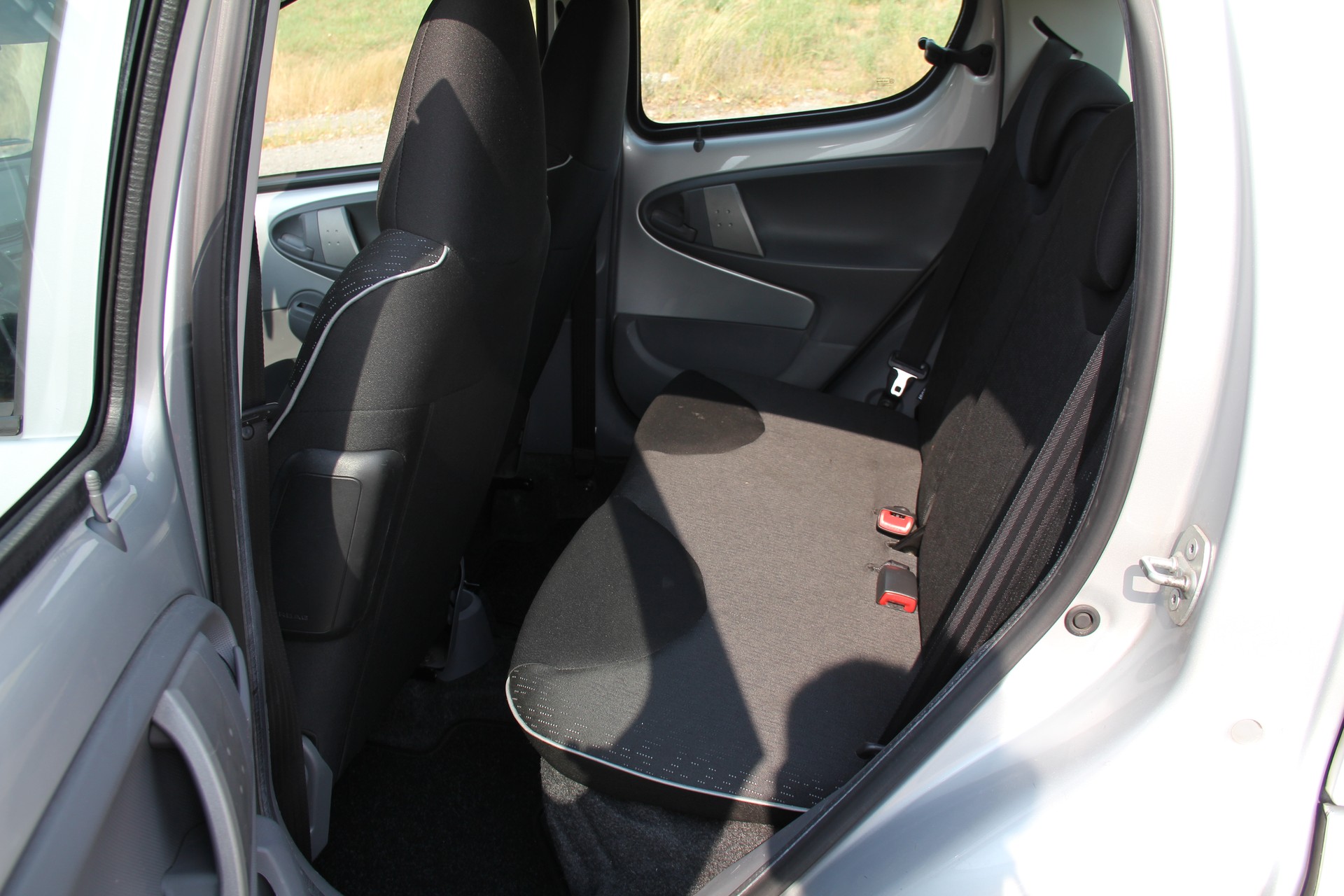 PEUGEOT 107 1.0 Swiss Edition BMP5-image-9