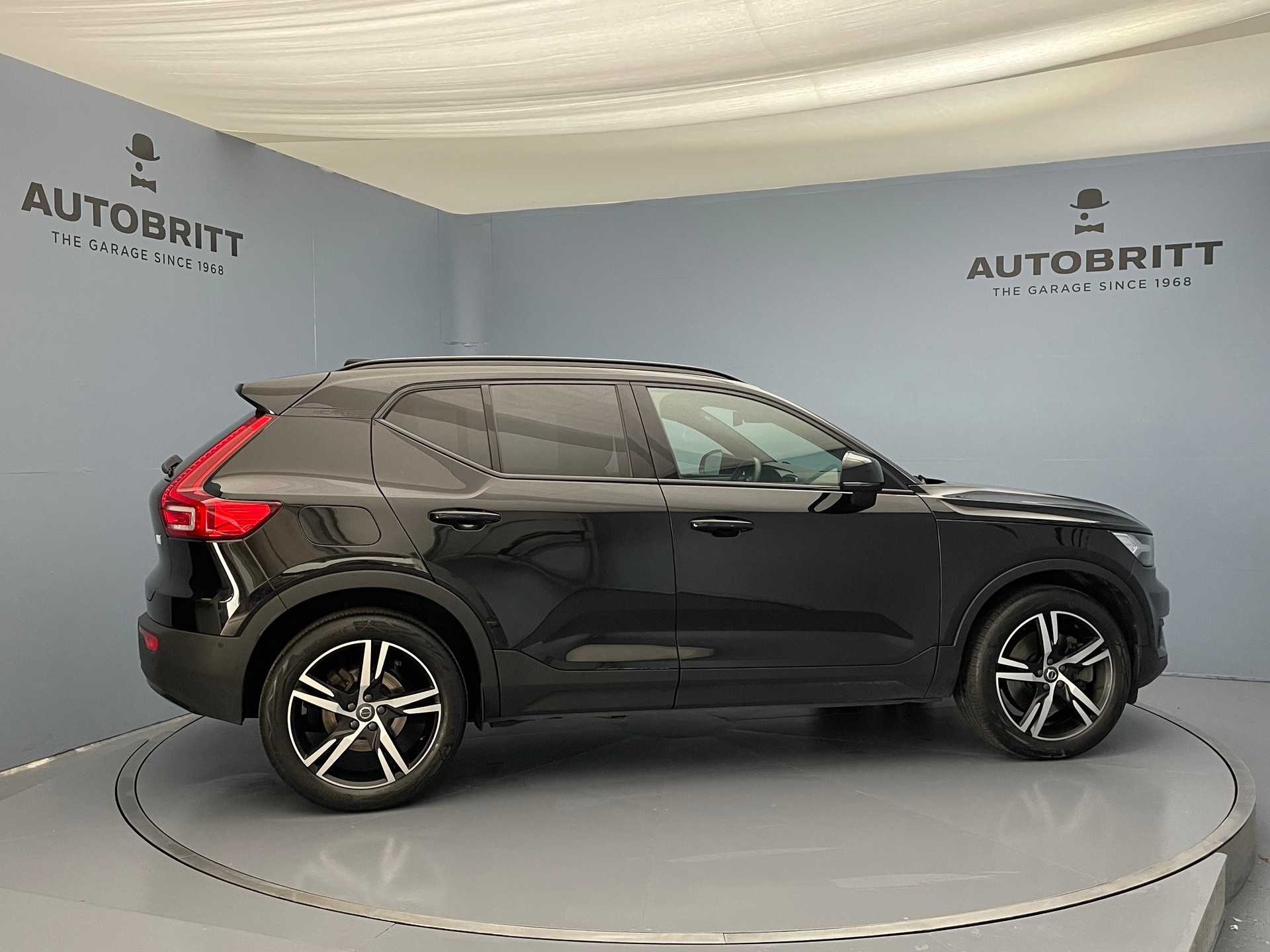 VOLVO XC40 1.5 T5 PiH R-Design-showroom-element-1