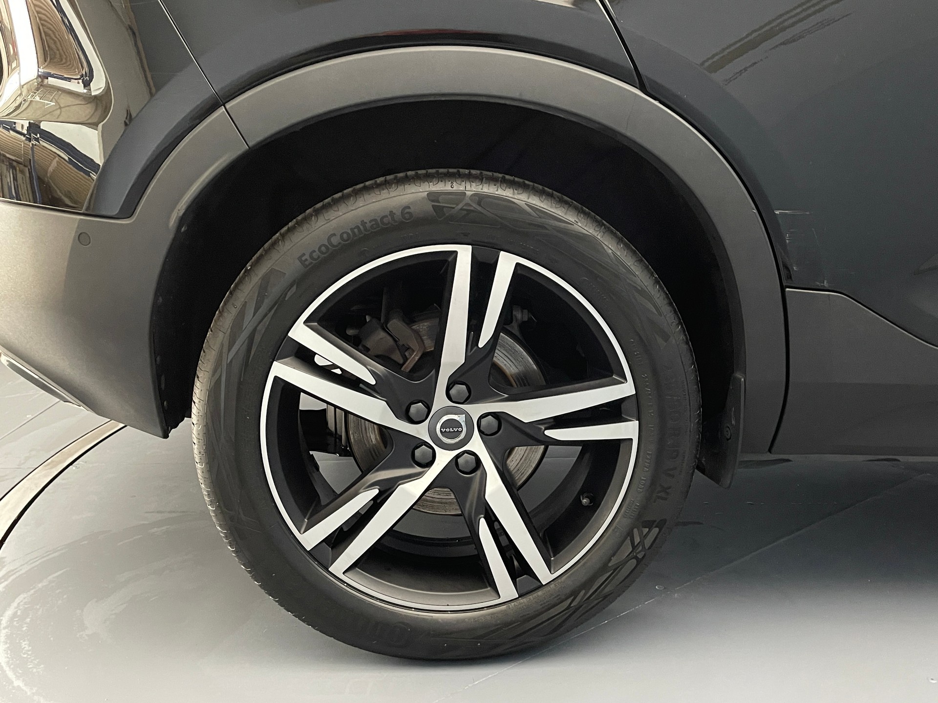 VOLVO XC40 1.5 T5 PiH R-Design-image-6