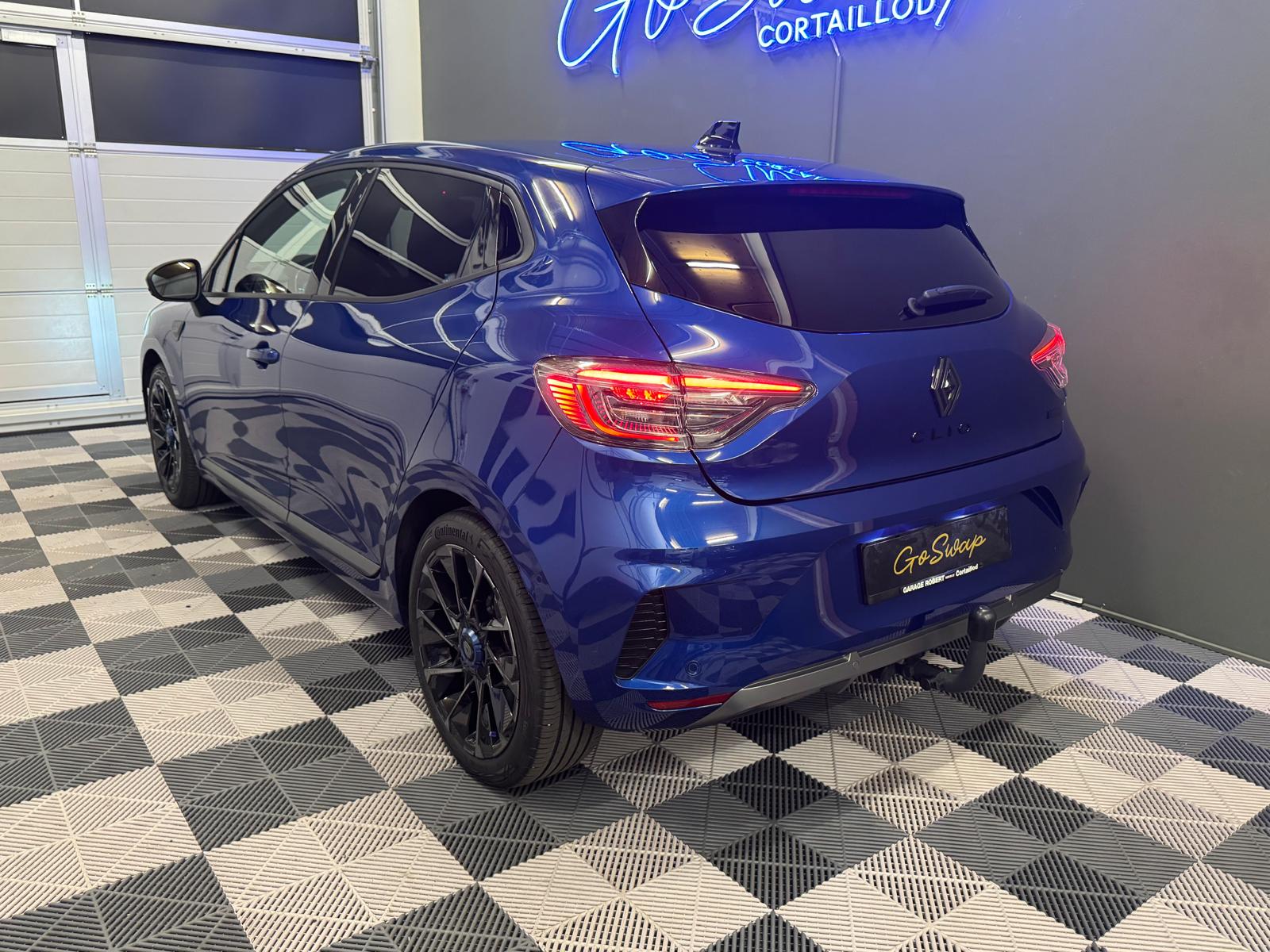 RENAULT Clio 1.6 E-Tech Esprit Alpine *Attelage*caméra360°*-showroom-element-3